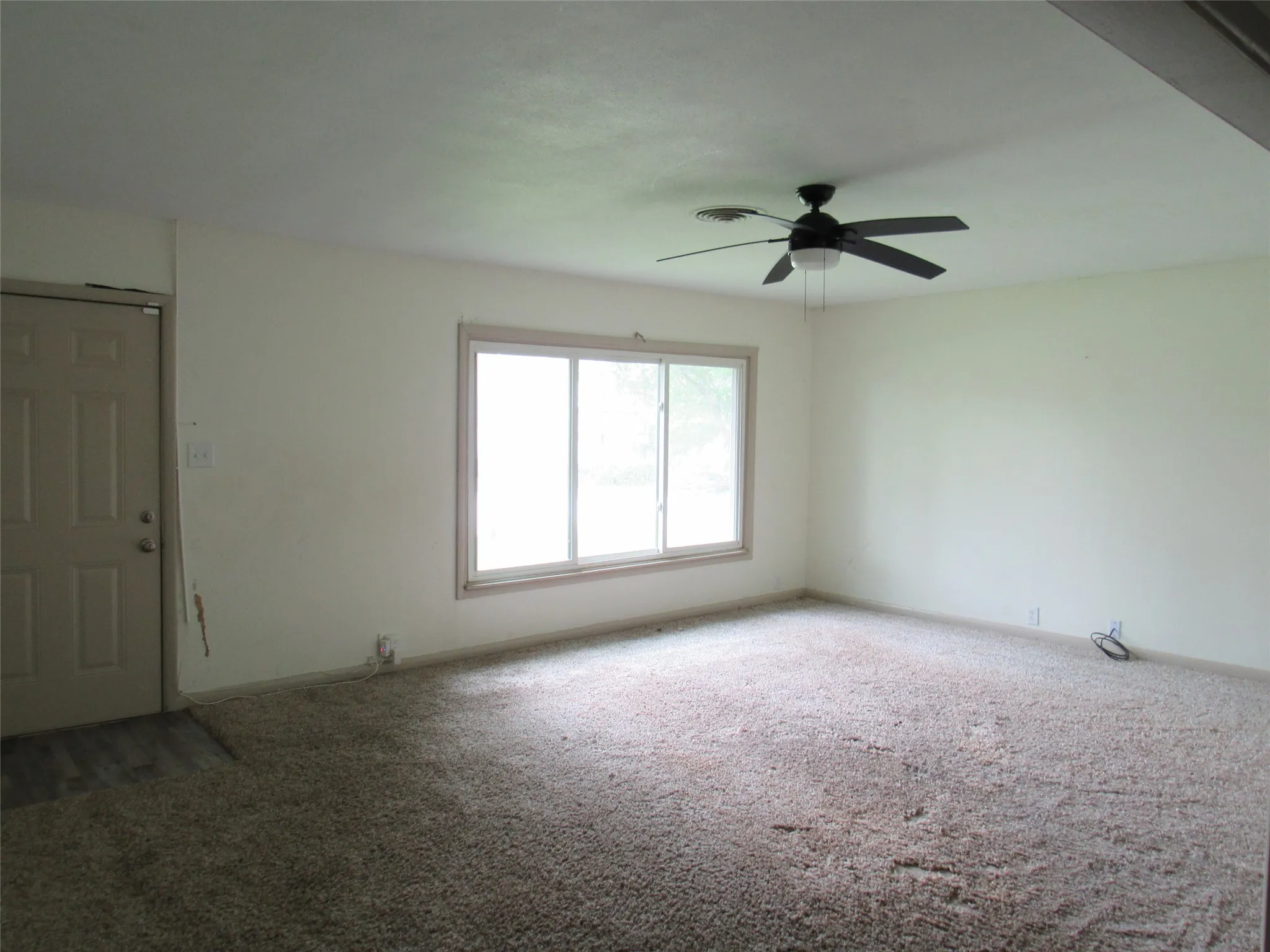 Single Family Residence For Sale in Mc Lennan County , 218 N Pearl Street, Mart, Texas 76664, 3 Bedroom, 2 Bathroom, Garage spaces, 1,760 Sqft, built in 1940, mls#21237553, Real Estate Agent in Mart, Homes For Sale in Mc Lennan county, Homes For Sale in Mart, Realtor in Mart Texas, Real Estate Brokerage Independent Realty Texas, Luminita Cordes Realtor