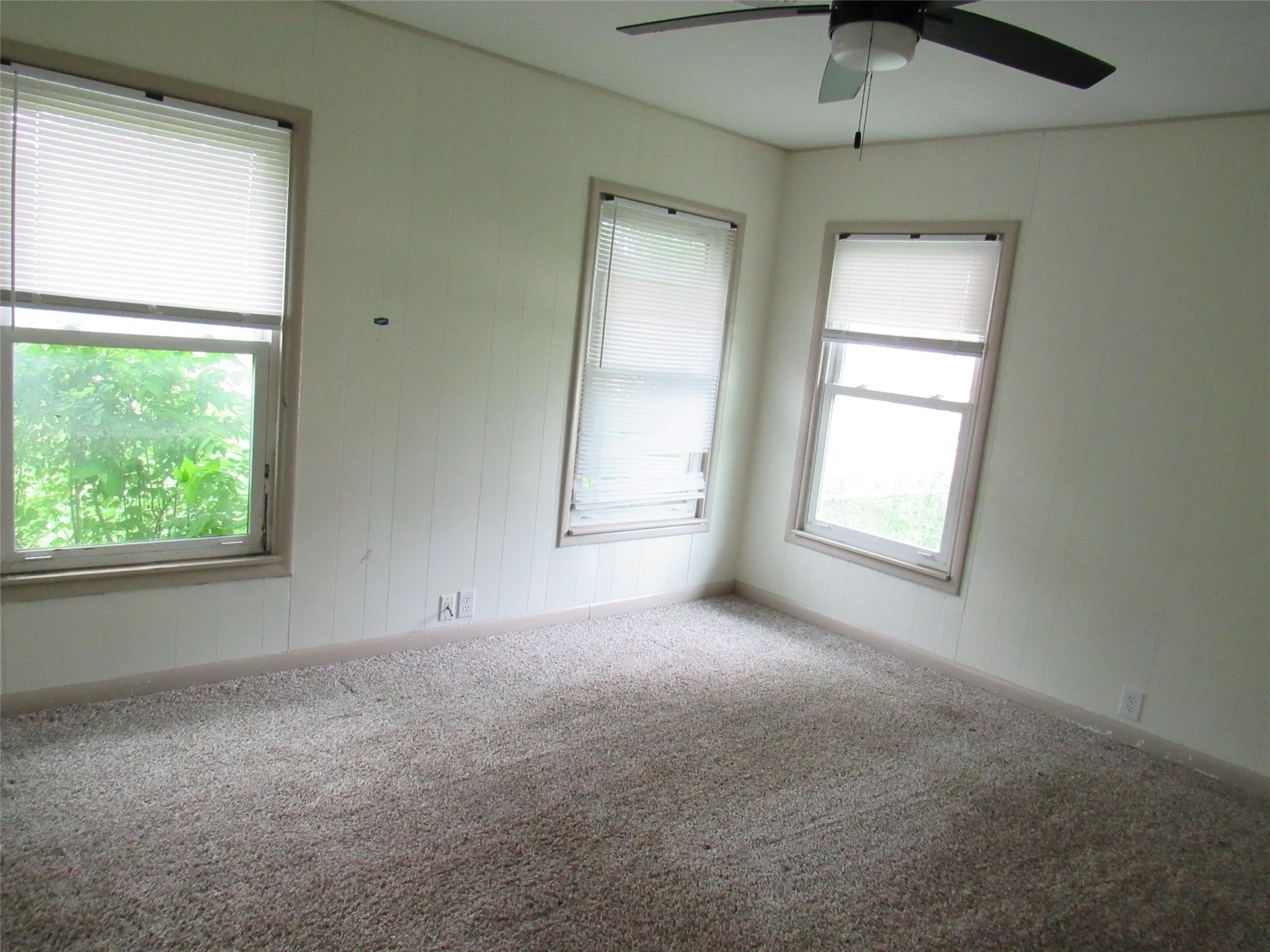 Single Family Residence For Sale in Mc Lennan County , 218 N Pearl Street, Mart, Texas 76664, 3 Bedroom, 2 Bathroom, Garage spaces, 1,760 Sqft, built in 1940, mls#21237553, Real Estate Agent in Mart, Homes For Sale in Mc Lennan county, Homes For Sale in Mart, Realtor in Mart Texas, Real Estate Brokerage Independent Realty Texas, Luminita Cordes Realtor
