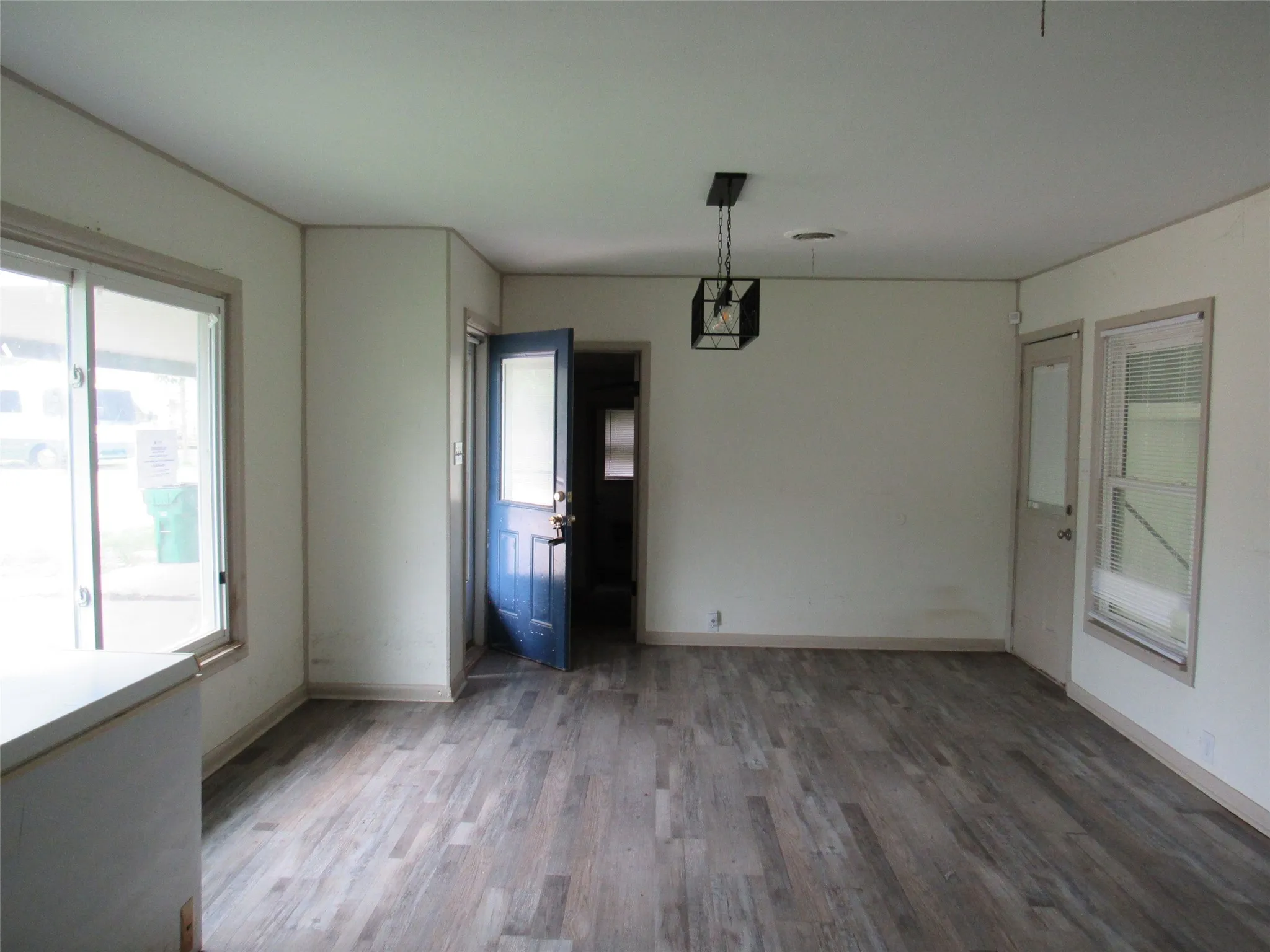 Single Family Residence For Sale in Mc Lennan County , 218 N Pearl Street, Mart, Texas 76664, 3 Bedroom, 2 Bathroom, Garage spaces, 1,760 Sqft, built in 1940, mls#21237553, Real Estate Agent in Mart, Homes For Sale in Mc Lennan county, Homes For Sale in Mart, Realtor in Mart Texas, Real Estate Brokerage Independent Realty Texas, Luminita Cordes Realtor
