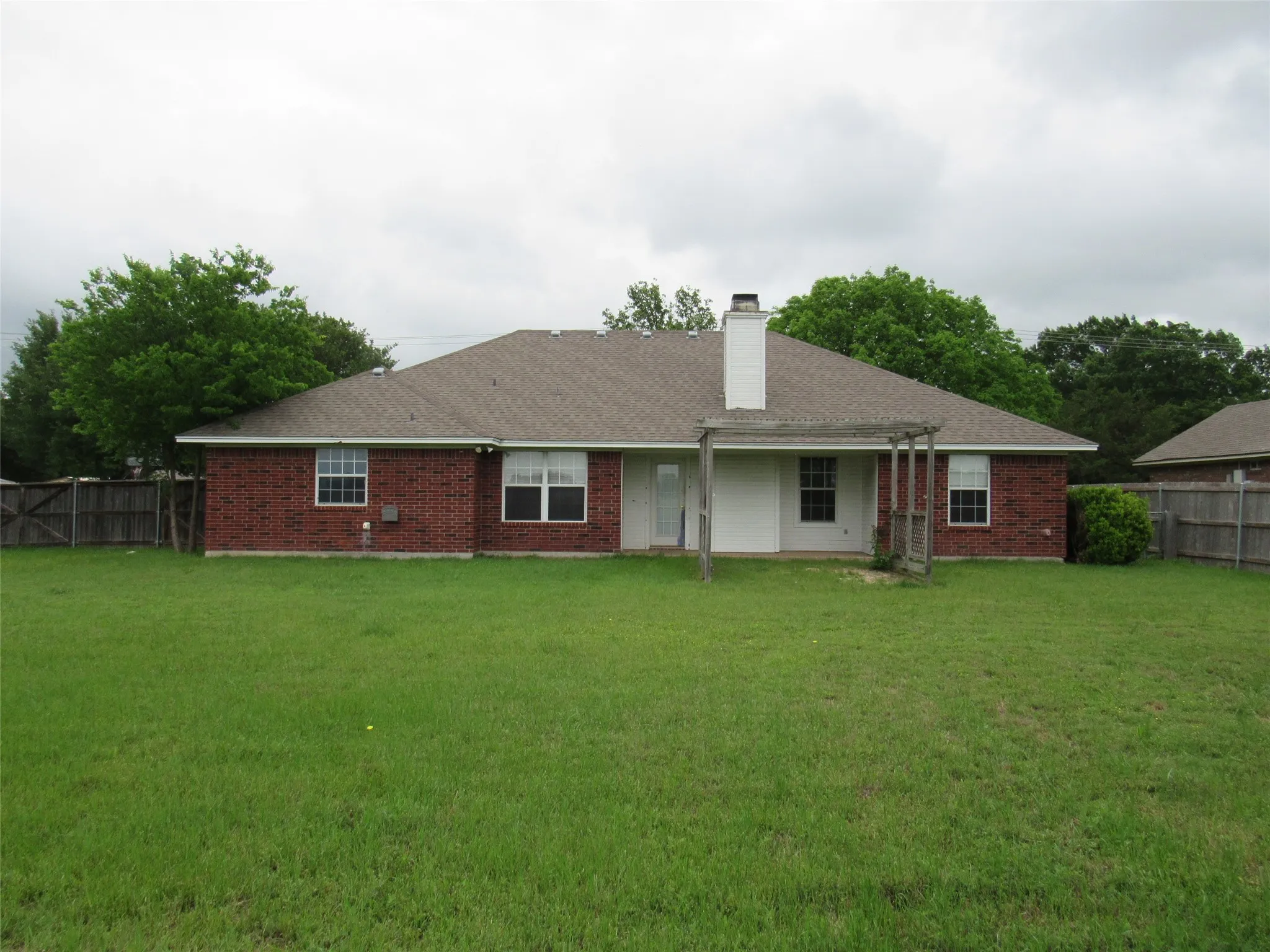 Single Family Residence For Sale in Mc Lennan County , 710 N Old Robinson Road, Robinson, Texas 76706, 3 Bedrooms, 2 Bathrooms, 2 Garage spaces, 1,784 Sqft, built in 1995, Price $249,500, mls#21238372, Real Estate Agent in Robinson, Homes For Sale in Mc Lennan county, Homes For Sale in Robinson, Realtor in Robinson Texas, Real Estate Brokerage Independent Realty Texas, Luminita Cordes Realtor