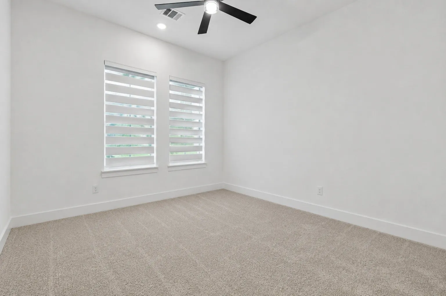 Single Family Residence For Sale in Denton County , 4020 Gambel Road, Prosper, Texas 75078, 5 Bedroom, 6 Bathroom, 3 Garage spaces, 4,298 Sqft, built in 2024, Preowned, mls#21239305, Real Estate Agent in Prosper, Homes For Sale in Denton county, Homes For Sale in Prosper, Realtor in Prosper Texas, Real Estate Brokerage Independent Realty Texas, Luminita Cordes Realtor
