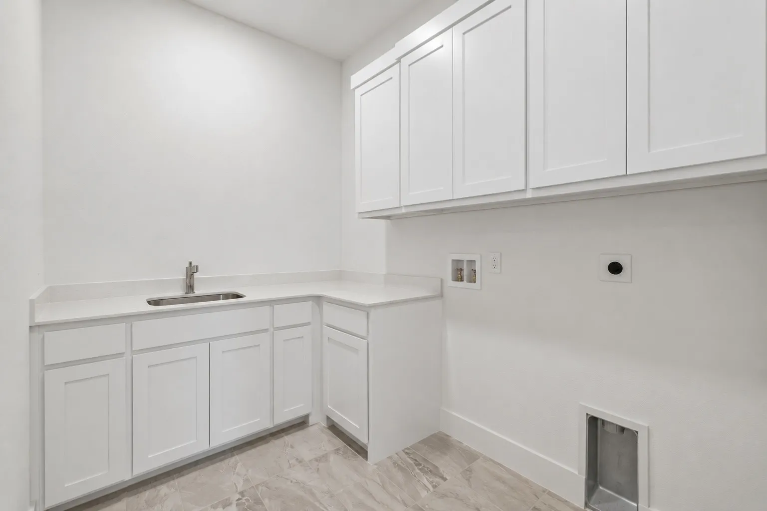 Single Family Residence For Sale in Denton County , 4020 Gambel Road, Prosper, Texas 75078, 5 Bedroom, 6 Bathroom, 3 Garage spaces, 4,298 Sqft, built in 2024, Preowned, mls#21239305, Real Estate Agent in Prosper, Homes For Sale in Denton county, Homes For Sale in Prosper, Realtor in Prosper Texas, Real Estate Brokerage Independent Realty Texas, Luminita Cordes Realtor