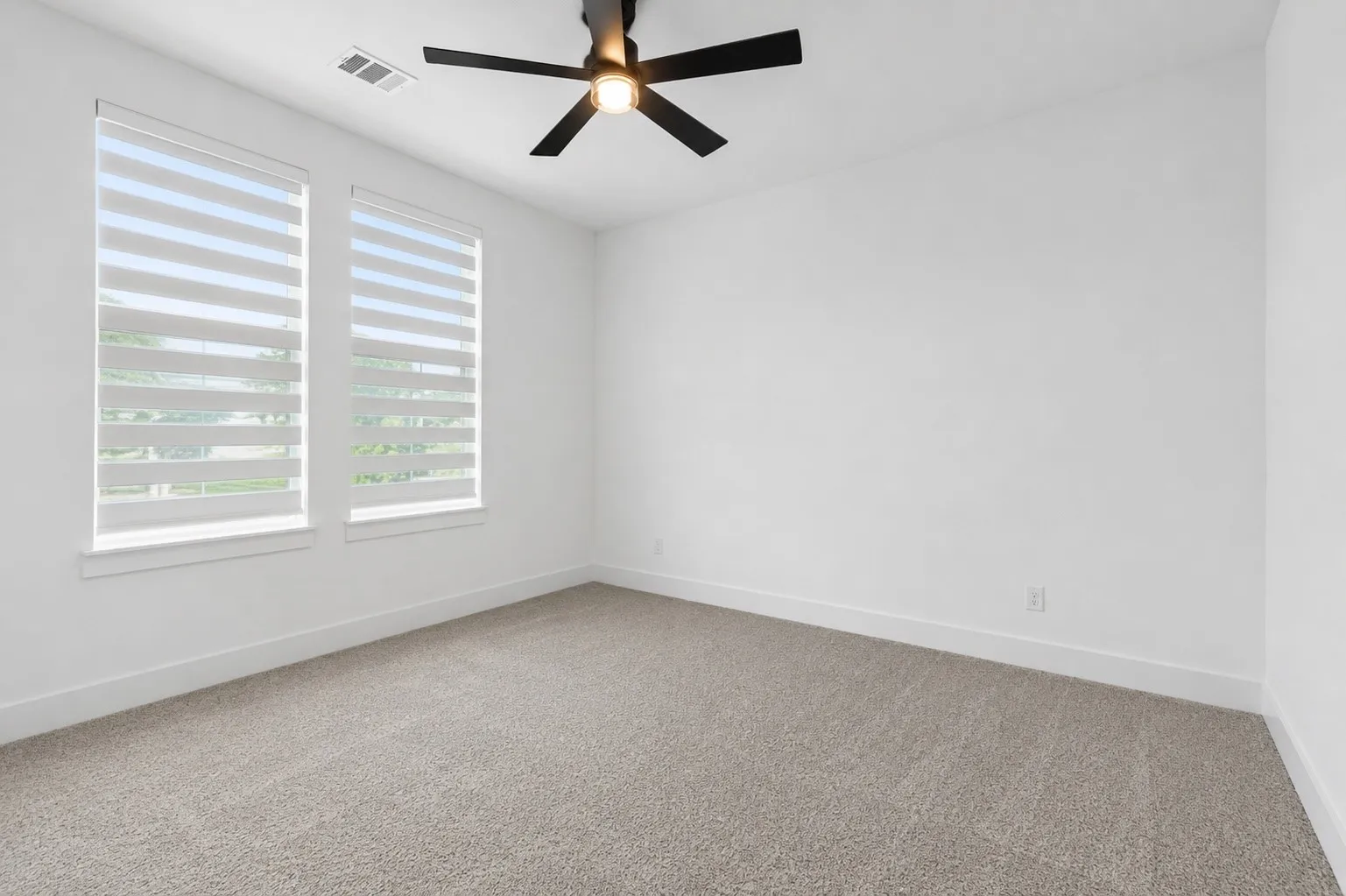 Single Family Residence For Sale in Denton County , 4020 Gambel Road, Prosper, Texas 75078, 5 Bedroom, 6 Bathroom, 3 Garage spaces, 4,298 Sqft, built in 2024, Preowned, mls#21239305, Real Estate Agent in Prosper, Homes For Sale in Denton county, Homes For Sale in Prosper, Realtor in Prosper Texas, Real Estate Brokerage Independent Realty Texas, Luminita Cordes Realtor