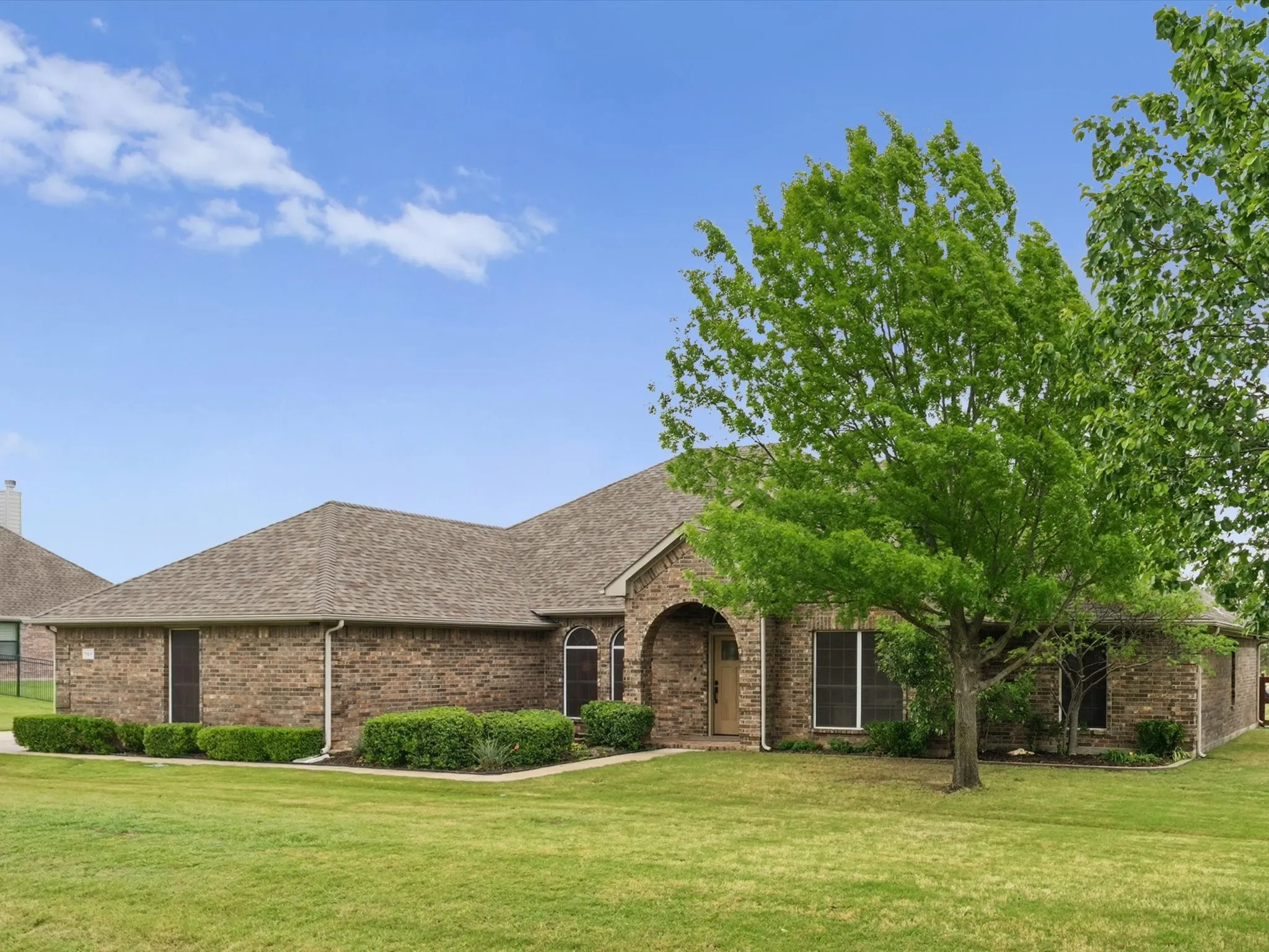 Single Family Residence For Sale in Denton County , 7811 Valley Ridge Drive, Northlake, Texas 76247, 4 Bedroom, 2 Bathroom, 3 Garage spaces, 2,346 Sqft, built in 2007, mls#21239273, Real Estate Agent in Northlake, Homes For Sale in Denton county, Homes For Sale in Northlake, Realtor in Northlake Texas, Real Estate Brokerage Independent Realty Texas, Luminita Cordes Realtor