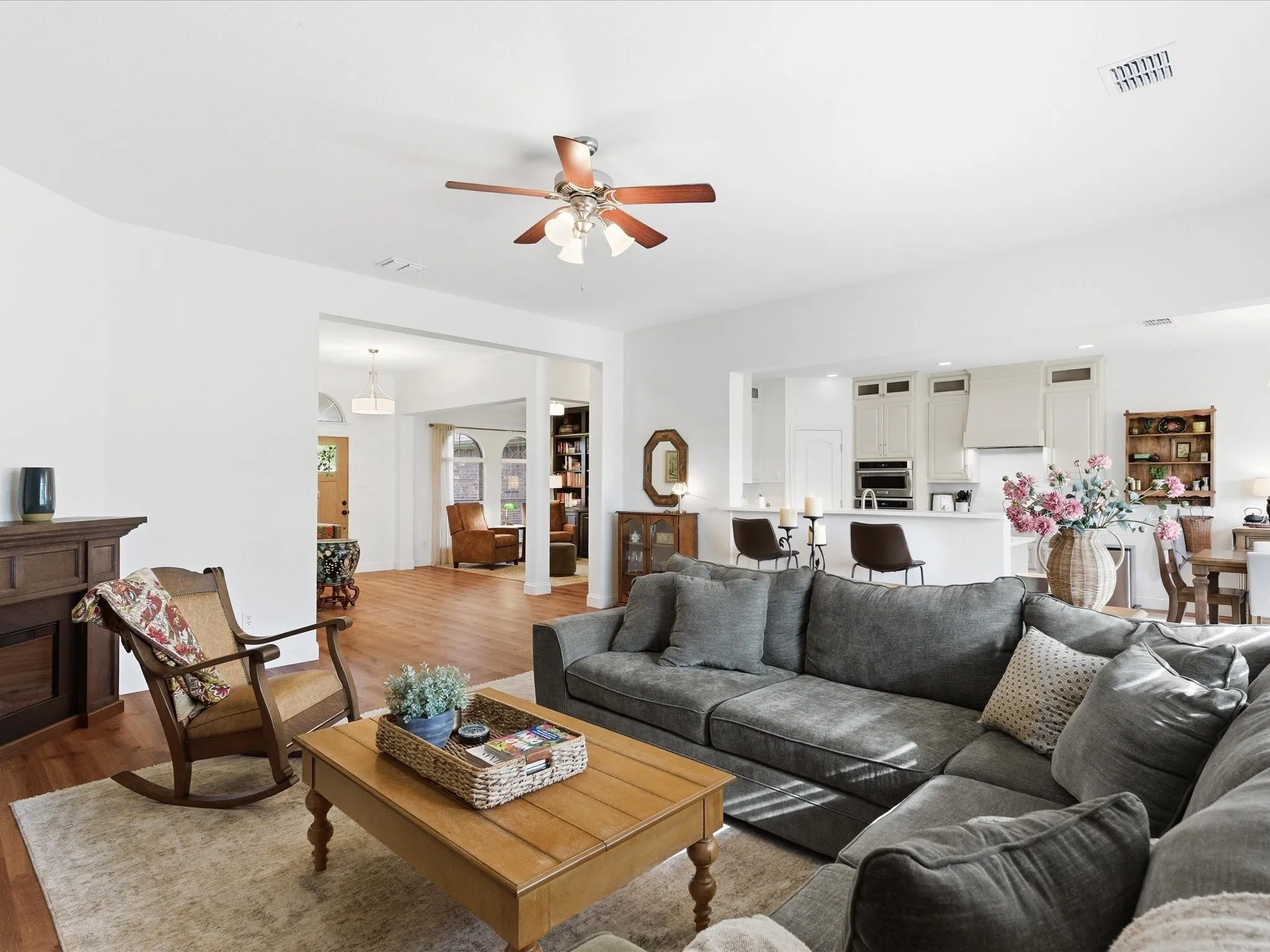 Single Family Residence For Sale in Denton County , 7811 Valley Ridge Drive, Northlake, Texas 76247, 4 Bedroom, 2 Bathroom, 3 Garage spaces, 2,346 Sqft, built in 2007, mls#21239273, Real Estate Agent in Northlake, Homes For Sale in Denton county, Homes For Sale in Northlake, Realtor in Northlake Texas, Real Estate Brokerage Independent Realty Texas, Luminita Cordes Realtor