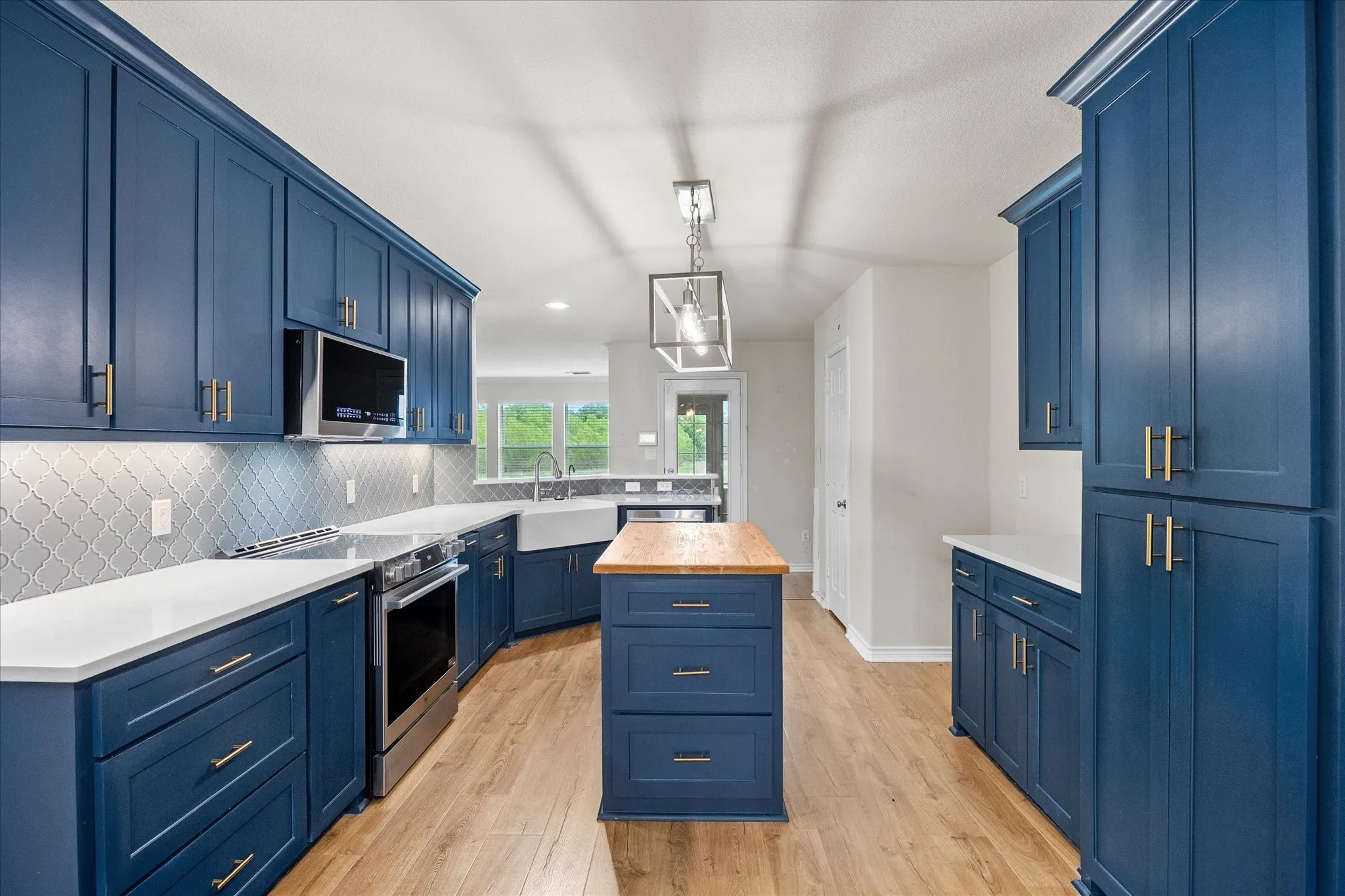 Single Family Residence For Sale in Hunt County , 2937 County Road 2606, Caddo Mills, Texas 75135, 4 Bedroom, 3 Bathroom, Garage spaces, 3,163 Sqft, built in 2008, mls#21239183, Real Estate Agent in Caddo Mills, Homes For Sale in Hunt county, Homes For Sale in Caddo Mills, Realtor in Caddo Mills Texas, Real Estate Brokerage Independent Realty Texas, Luminita Cordes Realtor