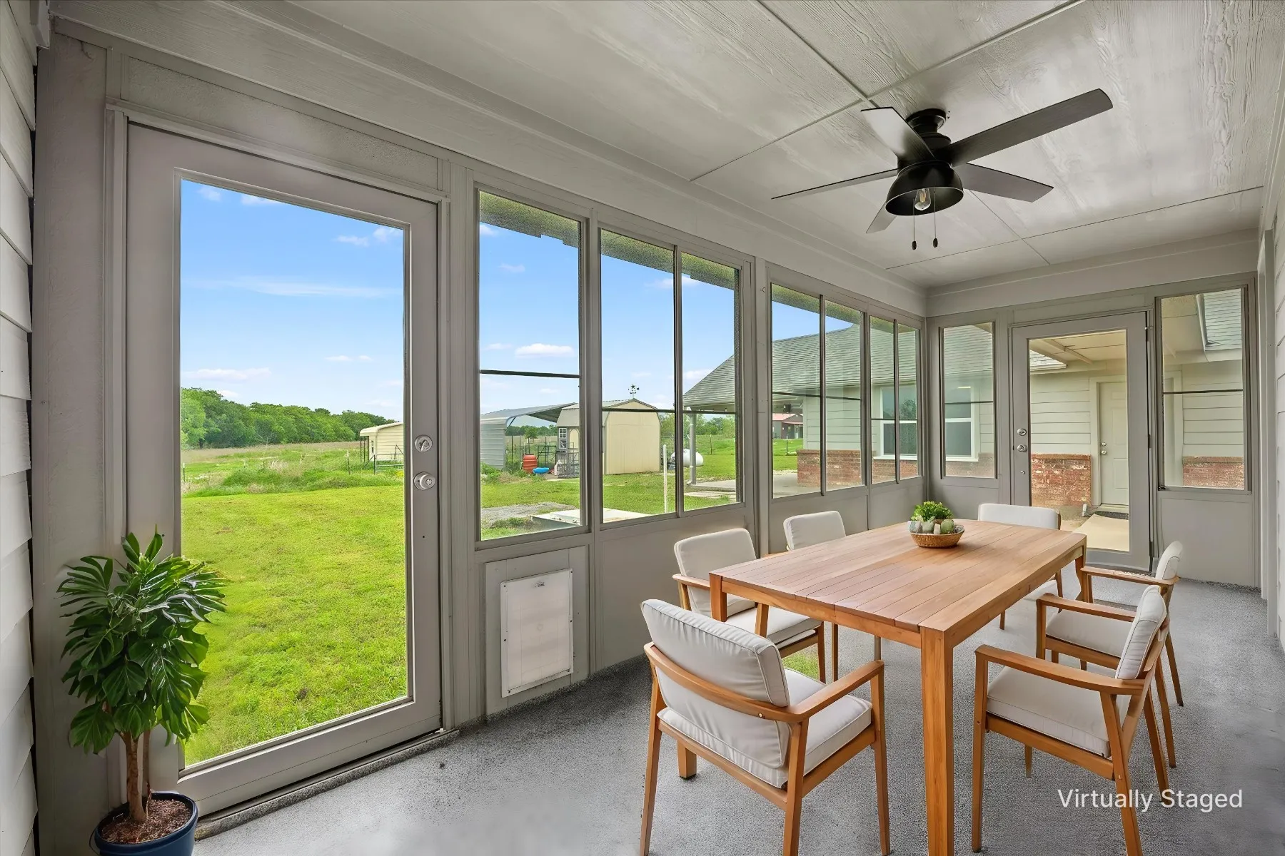 Single Family Residence For Sale in Hunt County , 2937 County Road 2606, Caddo Mills, Texas 75135, 4 Bedroom, 3 Bathroom, Garage spaces, 3,163 Sqft, built in 2008, mls#21239183, Real Estate Agent in Caddo Mills, Homes For Sale in Hunt county, Homes For Sale in Caddo Mills, Realtor in Caddo Mills Texas, Real Estate Brokerage Independent Realty Texas, Luminita Cordes Realtor