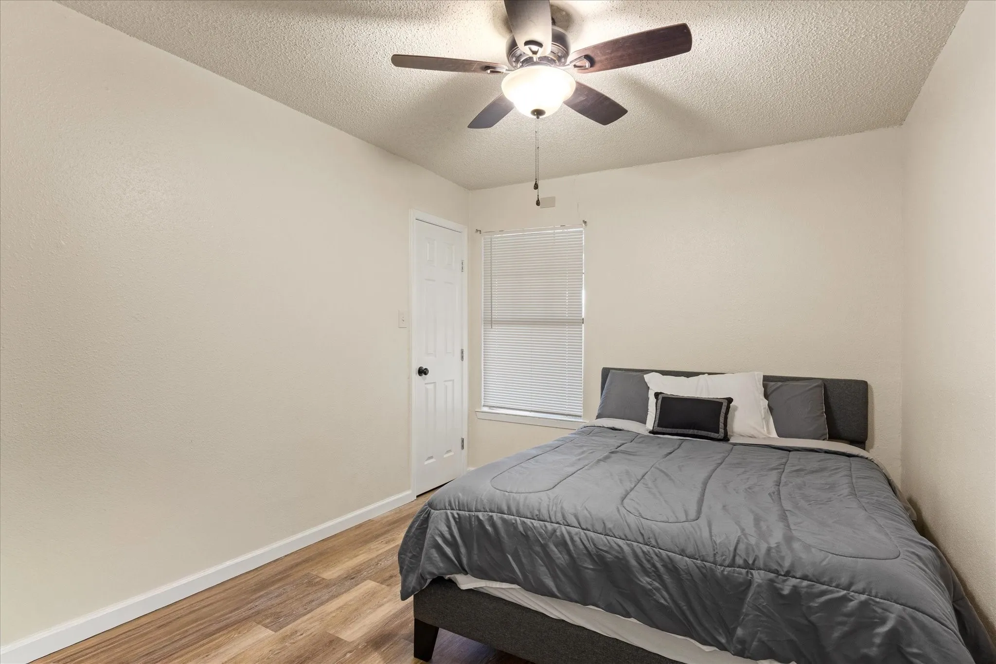 Duplex For Sale in Somervell County , 605-607 Clay Street, Glen Rose, Texas 76043, 5 Bedroom, 3 Bathroom, Garage spaces, 0 Sqft, built in 1987, Preowned, mls#21210096, Real Estate Agent in Glen Rose, Homes For Sale in Somervell county, Homes For Sale in Glen Rose, Realtor in Glen Rose Texas, Real Estate Brokerage Independent Realty Texas, Luminita Cordes Realtor