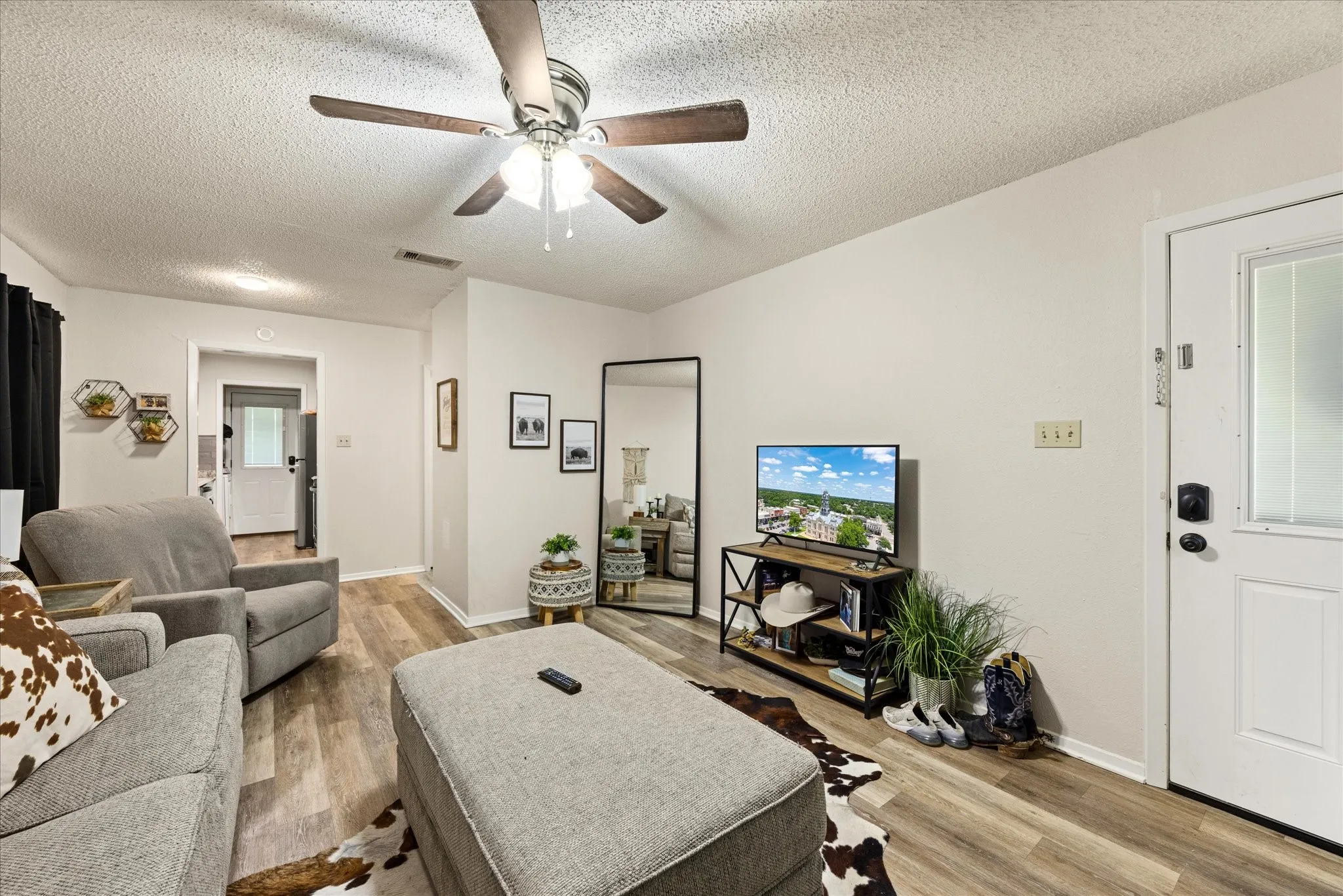 Duplex For Sale in Somervell County , 605-607 Clay Street, Glen Rose, Texas 76043, 5 Bedroom, 3 Bathroom, Garage spaces, 0 Sqft, built in 1987, Preowned, mls#21210096, Real Estate Agent in Glen Rose, Homes For Sale in Somervell county, Homes For Sale in Glen Rose, Realtor in Glen Rose Texas, Real Estate Brokerage Independent Realty Texas, Luminita Cordes Realtor