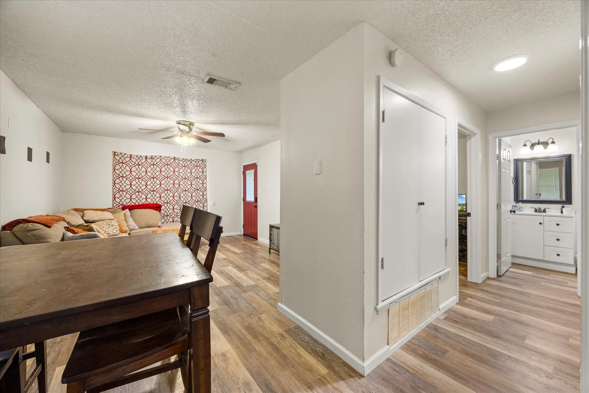 Duplex For Sale in Somervell County , 605-607 Clay Street, Glen Rose, Texas 76043, 5 Bedroom, 3 Bathroom, Garage spaces, 0 Sqft, built in 1987, Preowned, mls#21210096, Real Estate Agent in Glen Rose, Homes For Sale in Somervell county, Homes For Sale in Glen Rose, Realtor in Glen Rose Texas, Real Estate Brokerage Independent Realty Texas, Luminita Cordes Realtor
