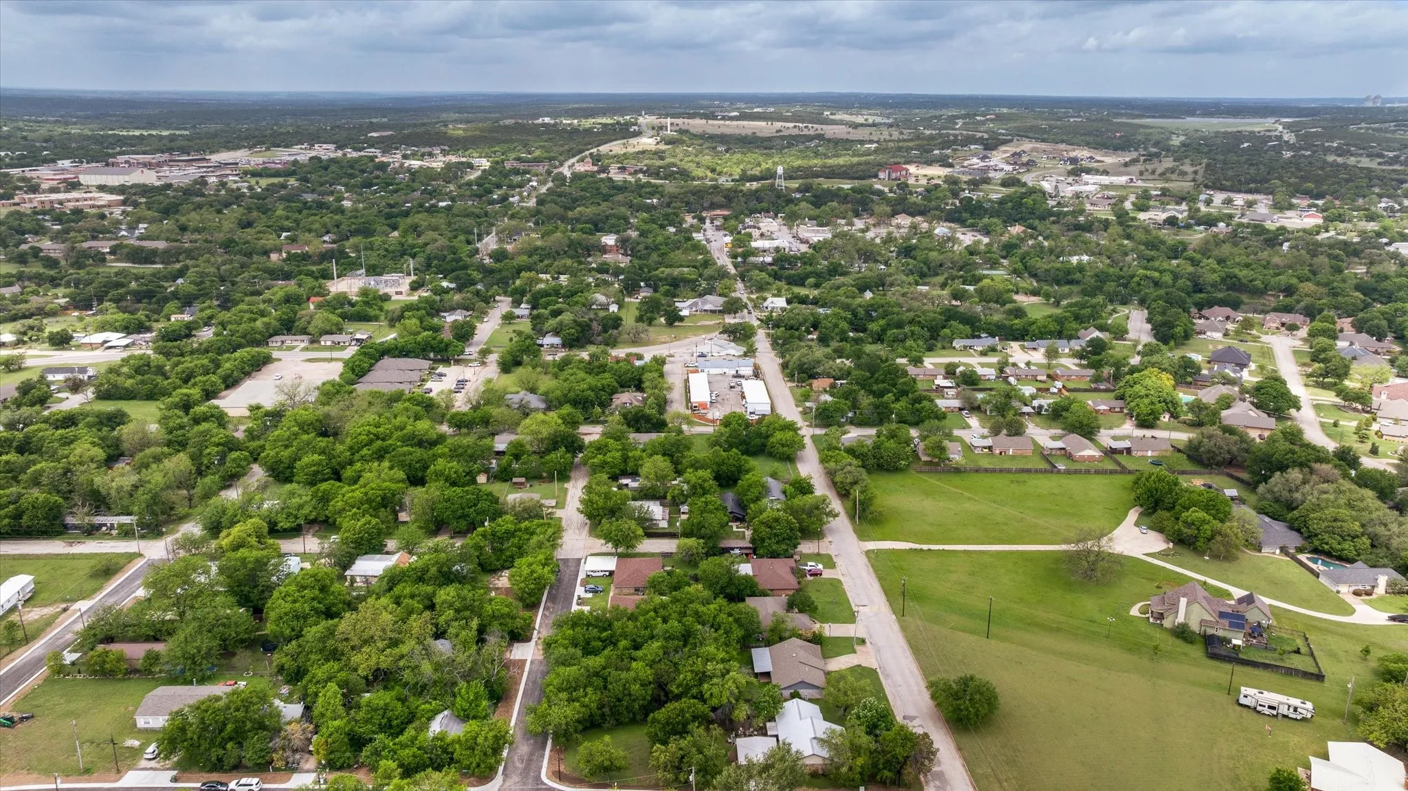Duplex For Sale in Somervell County , 605-607 Clay Street, Glen Rose, Texas 76043, 5 Bedroom, 3 Bathroom, Garage spaces, 0 Sqft, built in 1987, Preowned, mls#21210096, Real Estate Agent in Glen Rose, Homes For Sale in Somervell county, Homes For Sale in Glen Rose, Realtor in Glen Rose Texas, Real Estate Brokerage Independent Realty Texas, Luminita Cordes Realtor