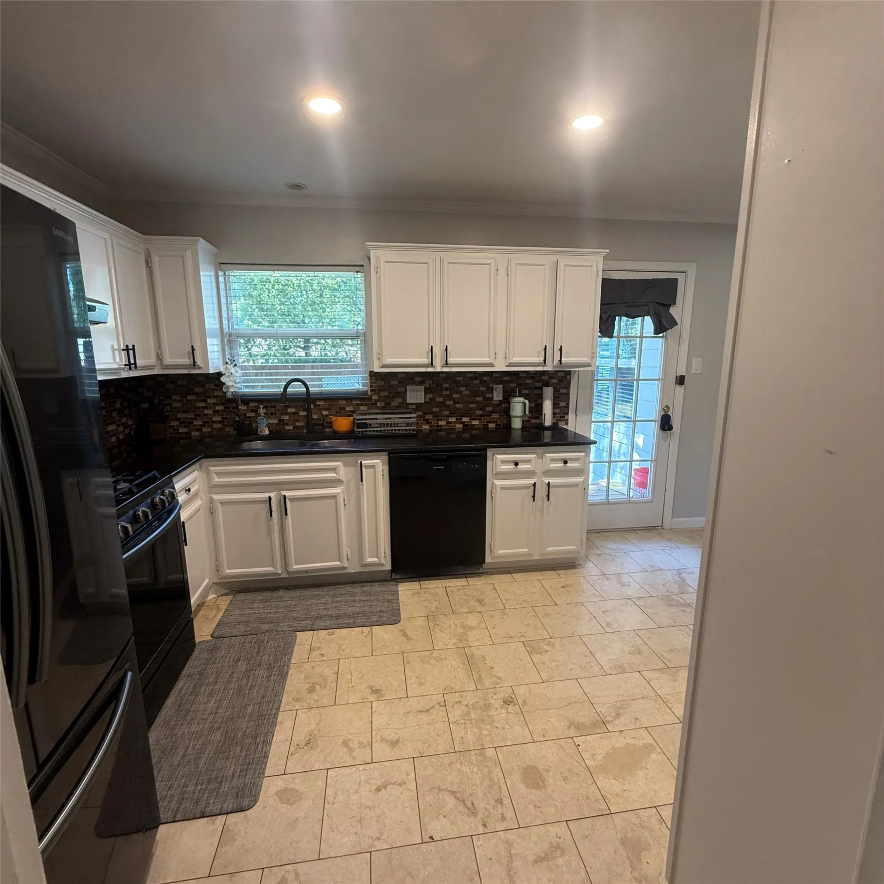 Single Family Residence For Rent in Tarrant County , 1808 Donna Street, Arlington, Texas 76013, 3 Bedroom, 1 Bathroom, 1 Garage spaces, 1,277 Sqft, built in 1953, mls#21239637, Real Estate Agent in Arlington, Homes For Rent in Tarrant county, Homes For Rent in Arlington, Realtor in Arlington Texas, Real Estate Brokerage Independent Realty Texas, Luminita Cordes Realtor