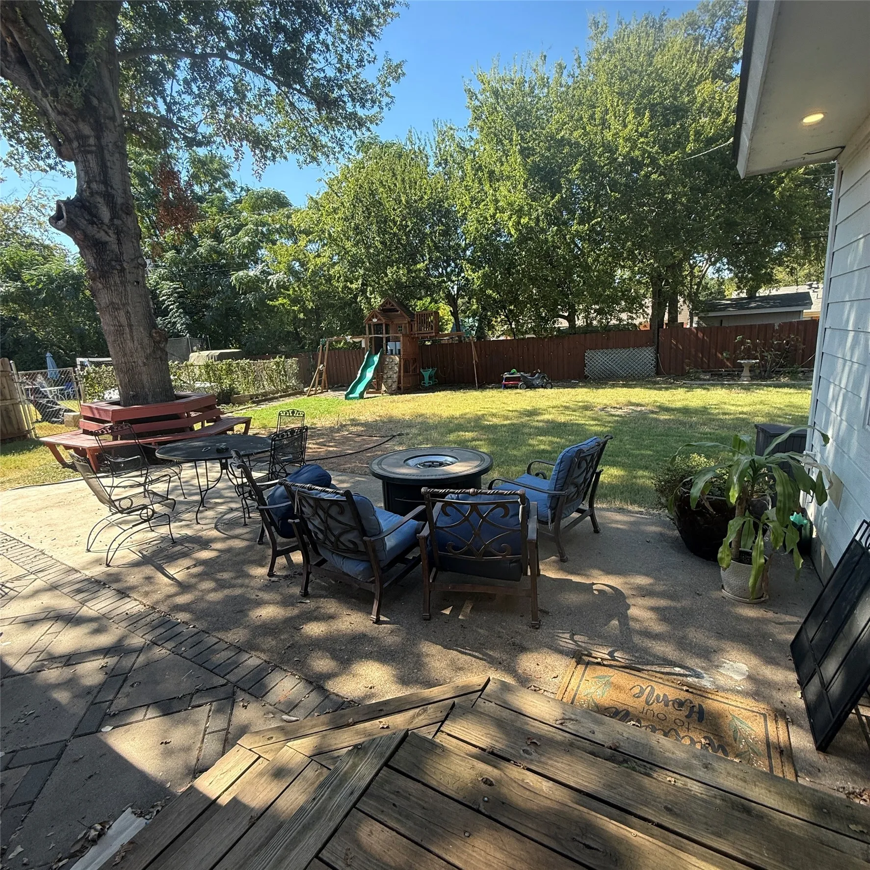 Single Family Residence For Rent in Tarrant County , 1808 Donna Street, Arlington, Texas 76013, 3 Bedroom, 1 Bathroom, 1 Garage spaces, 1,277 Sqft, built in 1953, mls#21239637, Real Estate Agent in Arlington, Homes For Rent in Tarrant county, Homes For Rent in Arlington, Realtor in Arlington Texas, Real Estate Brokerage Independent Realty Texas, Luminita Cordes Realtor
