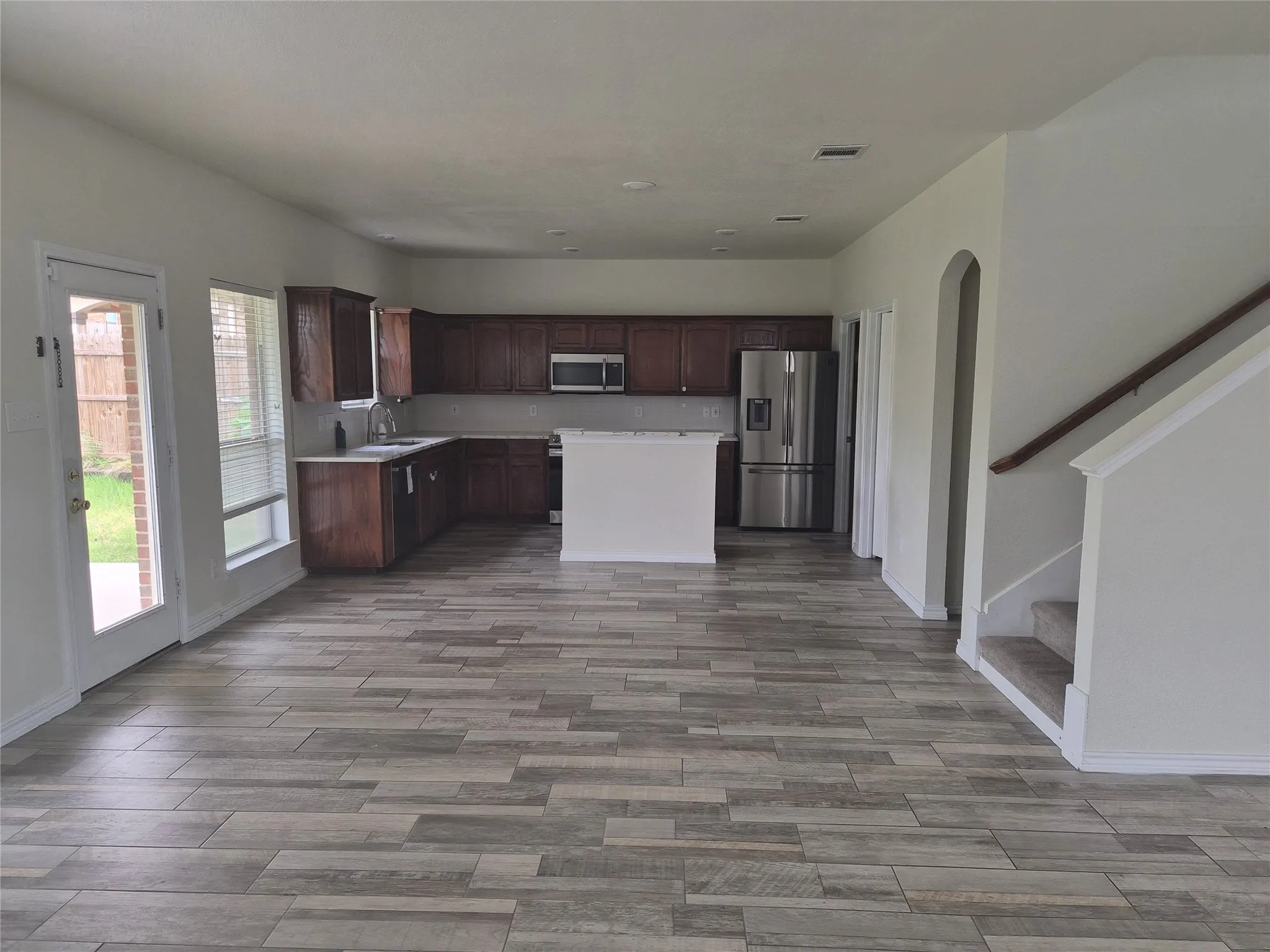 Single Family Residence For Sale in Tarrant County , 9209 Nathan Drive, White Settlement, Texas 76108, 3 Bedroom, 3 Bathroom, 2 Garage spaces, 2,156 Sqft, built in 2007, mls#21239626, Real Estate Agent in White Settlement, Homes For Sale in Tarrant county, Homes For Sale in White Settlement, Realtor in White Settlement Texas, Real Estate Brokerage Independent Realty Texas, Luminita Cordes Realtor