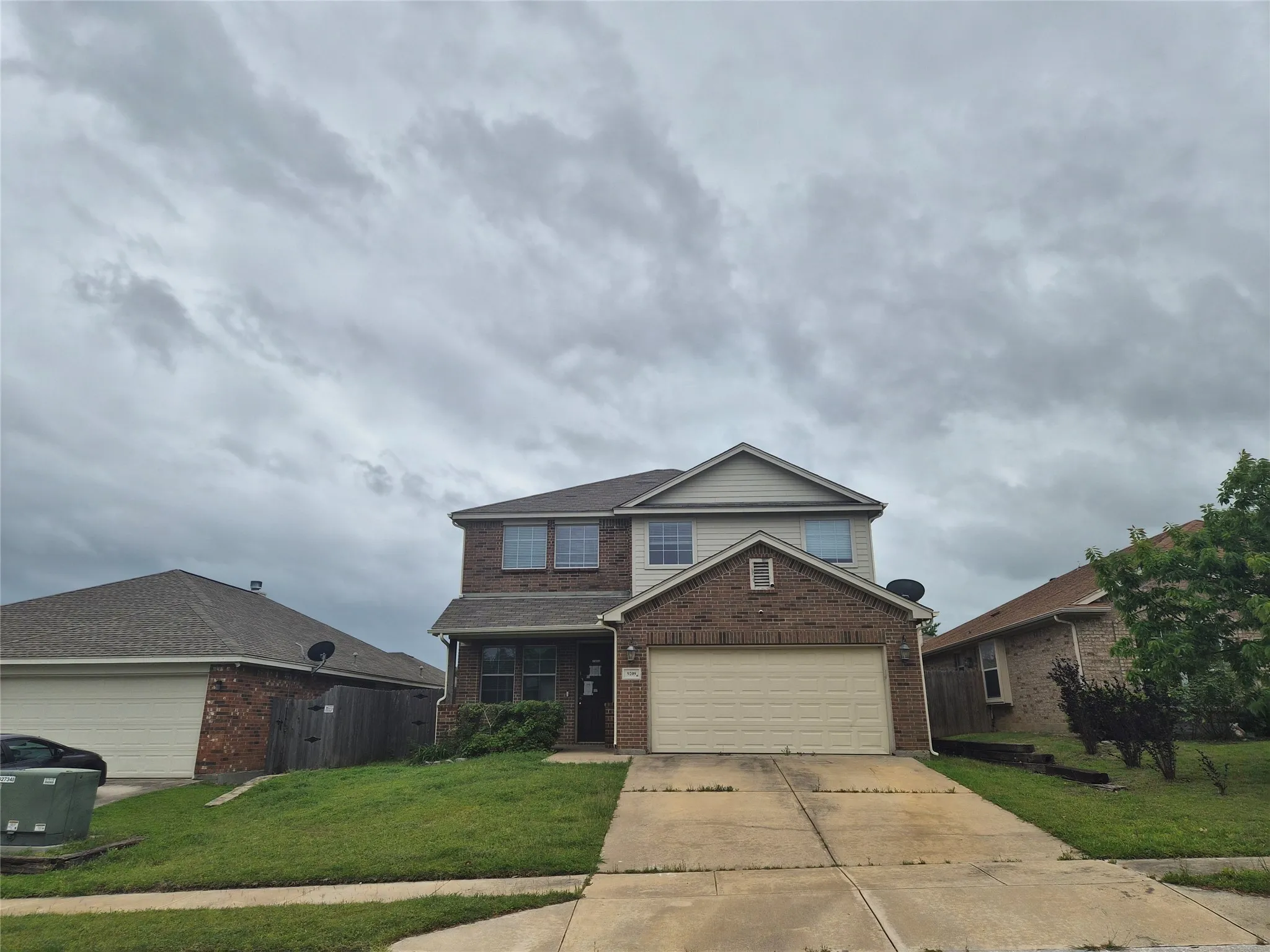 Single Family Residence For Sale in Tarrant County , 9209 Nathan Drive, White Settlement, Texas 76108, 3 Bedroom, 3 Bathroom, 2 Garage spaces, 2,156 Sqft, built in 2007, mls#21239626, Real Estate Agent in White Settlement, Homes For Sale in Tarrant county, Homes For Sale in White Settlement, Realtor in White Settlement Texas, Real Estate Brokerage Independent Realty Texas, Luminita Cordes Realtor