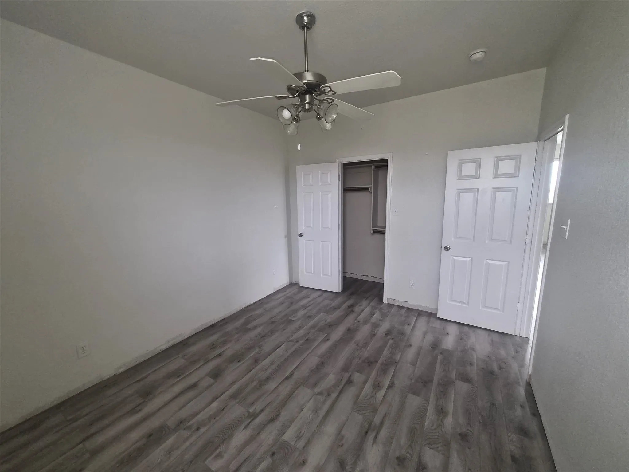 Single Family Residence For Sale in Tarrant County , 9209 Nathan Drive, White Settlement, Texas 76108, 3 Bedroom, 3 Bathroom, 2 Garage spaces, 2,156 Sqft, built in 2007, mls#21239626, Real Estate Agent in White Settlement, Homes For Sale in Tarrant county, Homes For Sale in White Settlement, Realtor in White Settlement Texas, Real Estate Brokerage Independent Realty Texas, Luminita Cordes Realtor