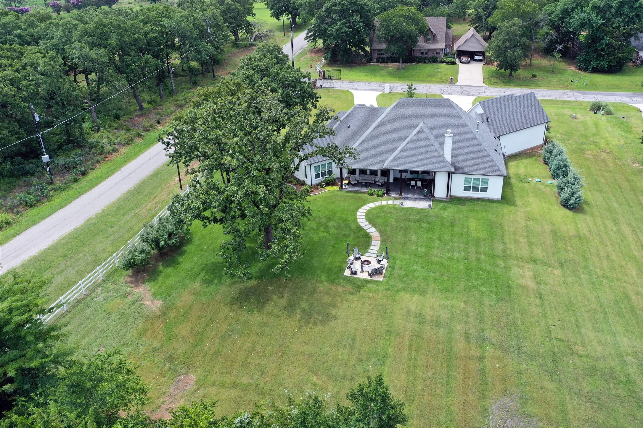 Single Family Residence For Sale in Grayson County , 377 Tananger Springs Drive, Denison, Texas 75021, 3 Bedroom, 3 Bathroom, 3 Garage spaces, 3,181 Sqft, built in 2021, mls#21239646, Real Estate Agent in Denison, Homes For Sale in Grayson county, Homes For Sale in Denison, Realtor in Denison Texas, Real Estate Brokerage Independent Realty Texas, Luminita Cordes Realtor