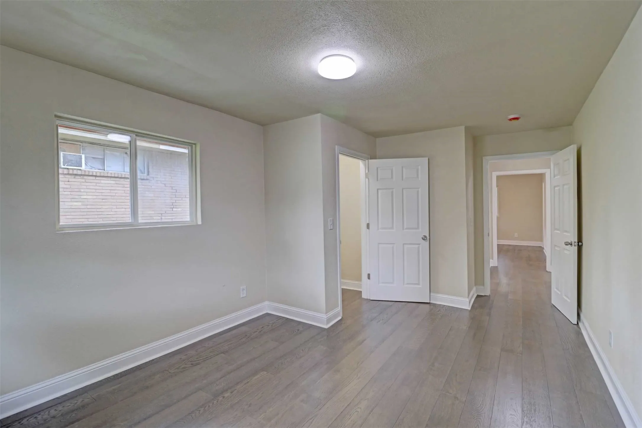 Single Family Residence For Sale in Dallas County , 1245 Whispering Court, Dallas, Texas 75241, 3 Bedroom, 2 Bathroom, 2 Garage spaces, 1,717 Sqft, built in 1963, Preowned, mls#21234399, Real Estate Agent in Dallas, Homes For Sale in Dallas county, Homes For Sale in Dallas, Realtor in Dallas Texas, Real Estate Brokerage Independent Realty Texas, Luminita Cordes Realtor
