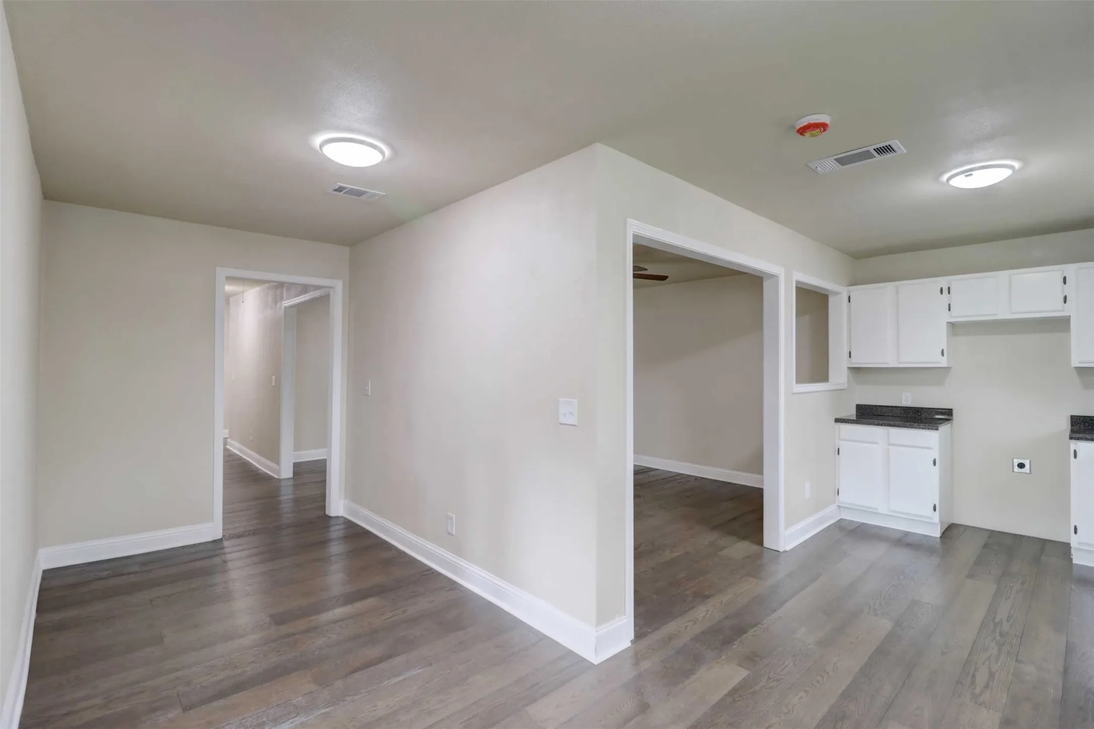 Single Family Residence For Sale in Dallas County , 1245 Whispering Court, Dallas, Texas 75241, 3 Bedroom, 2 Bathroom, 2 Garage spaces, 1,717 Sqft, built in 1963, Preowned, mls#21234399, Real Estate Agent in Dallas, Homes For Sale in Dallas county, Homes For Sale in Dallas, Realtor in Dallas Texas, Real Estate Brokerage Independent Realty Texas, Luminita Cordes Realtor
