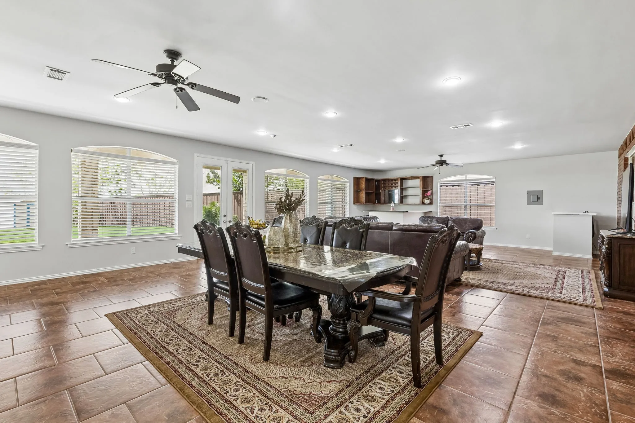 Single Family Residence For Sale in Dallas County , 3201 Cantura Drive, Mesquite, Texas 75181, 5 Bedroom, 4 Bathroom, 2 Garage spaces, 4,873 Sqft, built in 2001, Preowned, mls#21239703, Real Estate Agent in Mesquite, Homes For Sale in Dallas county, Homes For Sale in Mesquite, Realtor in Mesquite Texas, Real Estate Brokerage Independent Realty Texas, Luminita Cordes Realtor