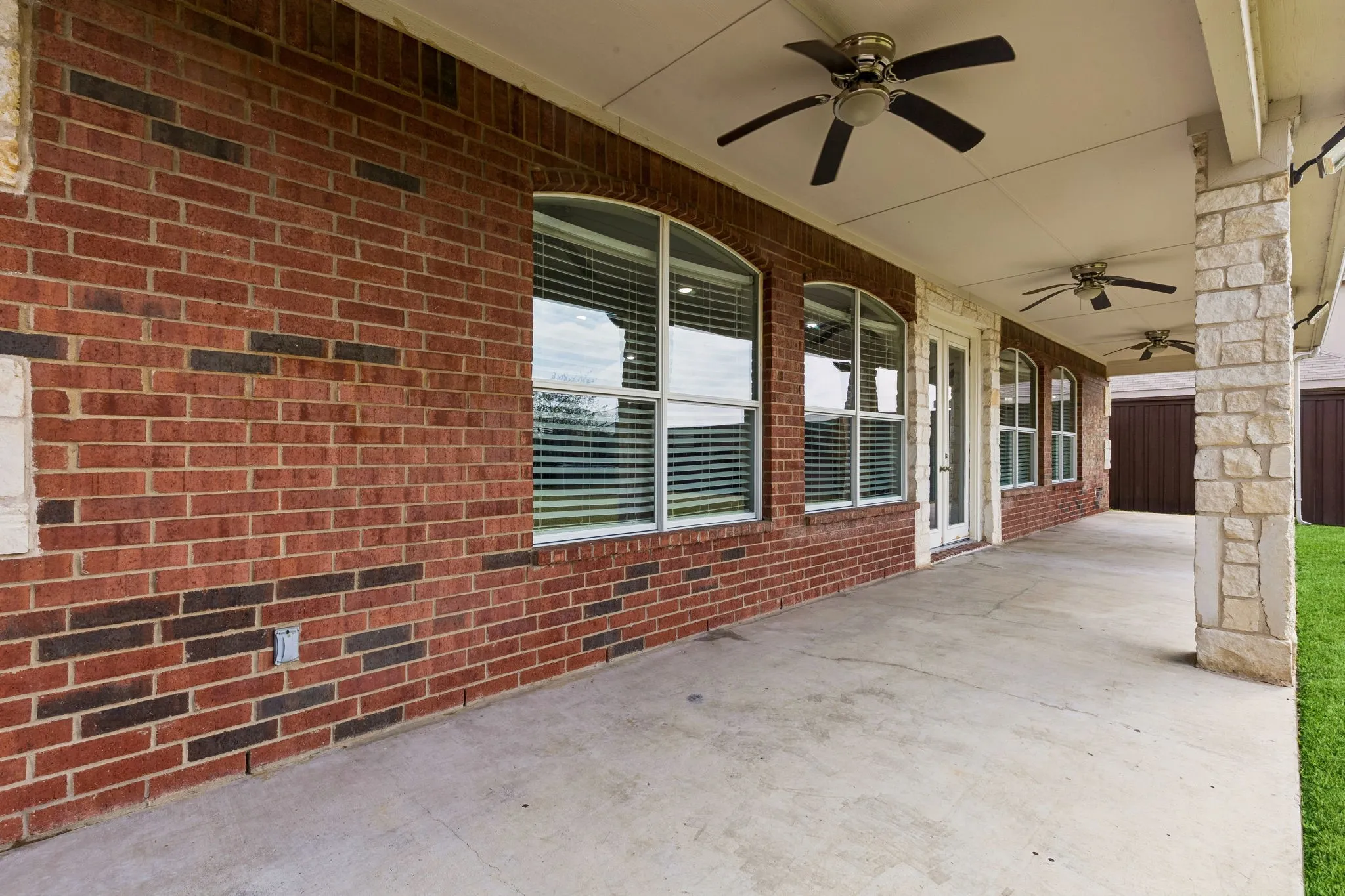 Single Family Residence For Sale in Dallas County , 3201 Cantura Drive, Mesquite, Texas 75181, 5 Bedroom, 4 Bathroom, 2 Garage spaces, 4,873 Sqft, built in 2001, Preowned, mls#21239703, Real Estate Agent in Mesquite, Homes For Sale in Dallas county, Homes For Sale in Mesquite, Realtor in Mesquite Texas, Real Estate Brokerage Independent Realty Texas, Luminita Cordes Realtor