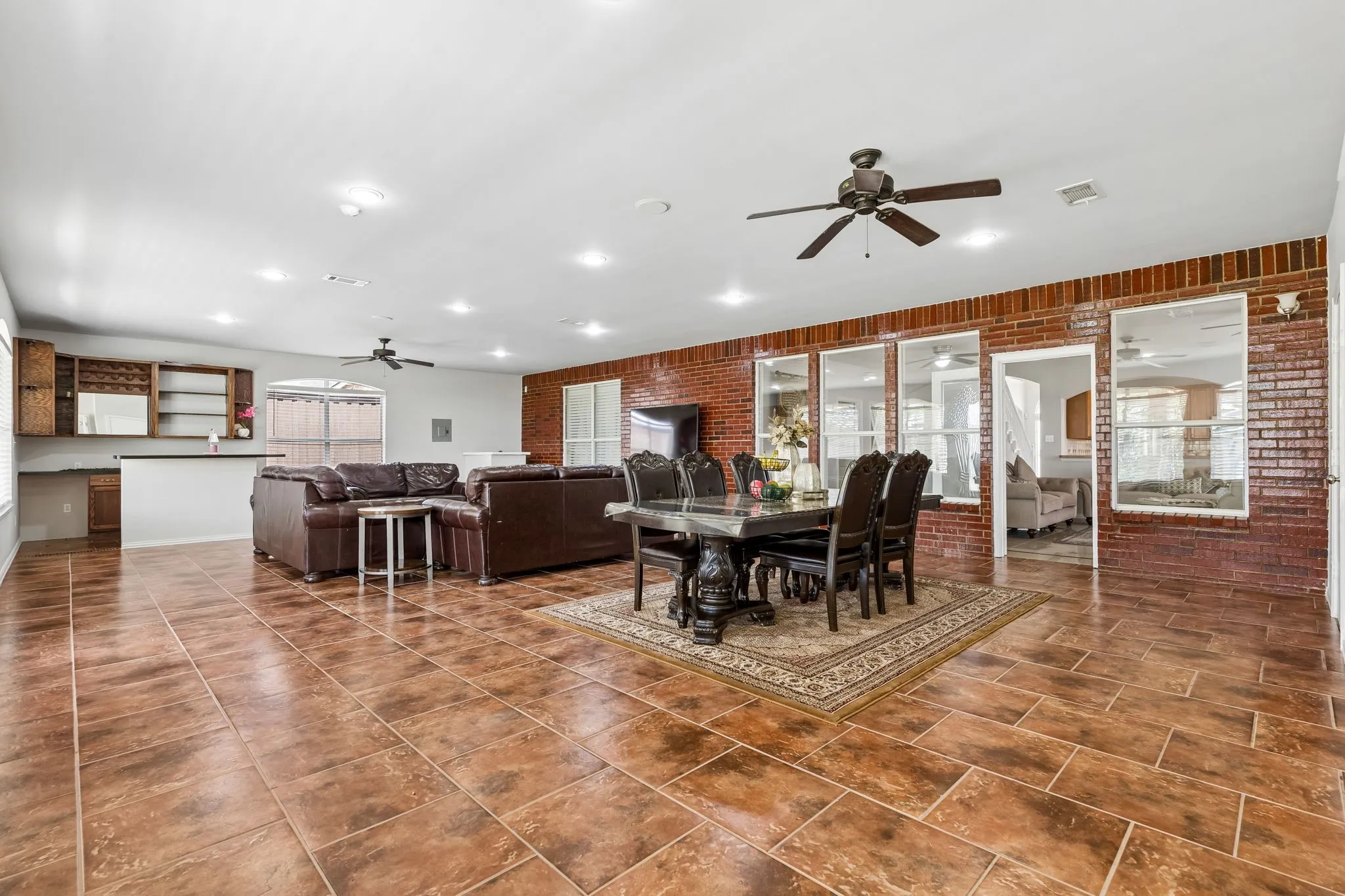 Single Family Residence For Sale in Dallas County , 3201 Cantura Drive, Mesquite, Texas 75181, 5 Bedroom, 4 Bathroom, 2 Garage spaces, 4,873 Sqft, built in 2001, Preowned, mls#21239703, Real Estate Agent in Mesquite, Homes For Sale in Dallas county, Homes For Sale in Mesquite, Realtor in Mesquite Texas, Real Estate Brokerage Independent Realty Texas, Luminita Cordes Realtor