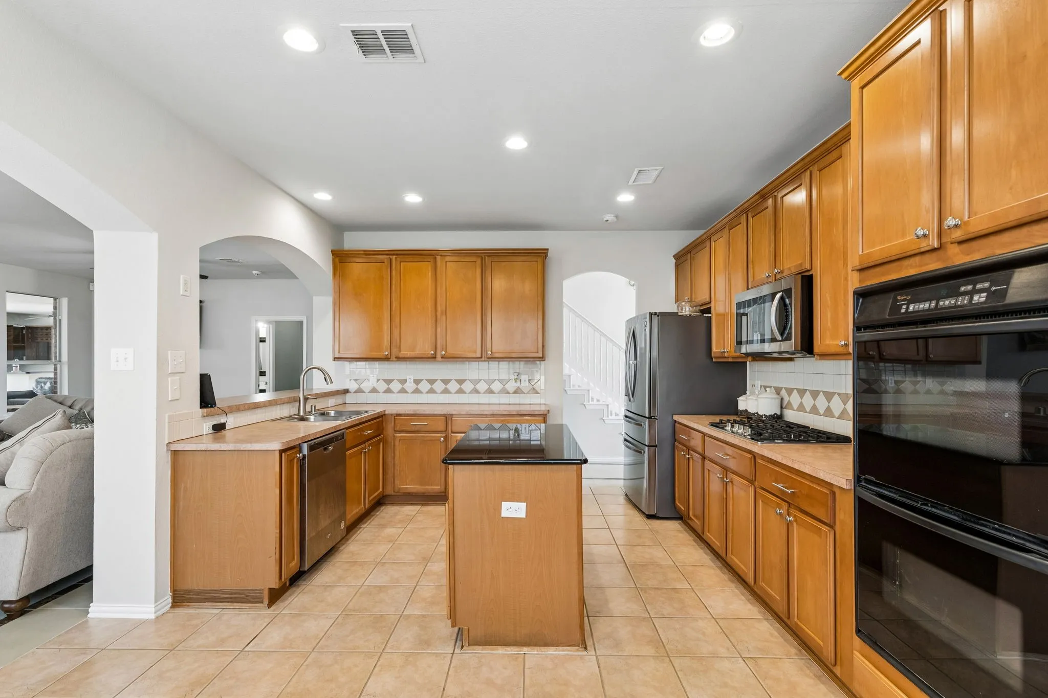 Single Family Residence For Sale in Dallas County , 3201 Cantura Drive, Mesquite, Texas 75181, 5 Bedroom, 4 Bathroom, 2 Garage spaces, 4,873 Sqft, built in 2001, Preowned, mls#21239703, Real Estate Agent in Mesquite, Homes For Sale in Dallas county, Homes For Sale in Mesquite, Realtor in Mesquite Texas, Real Estate Brokerage Independent Realty Texas, Luminita Cordes Realtor