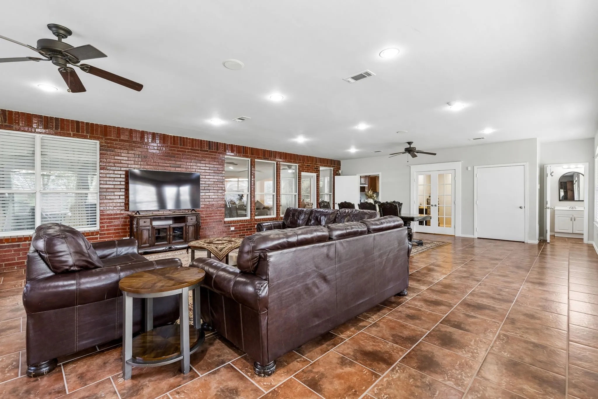 Single Family Residence For Sale in Dallas County , 3201 Cantura Drive, Mesquite, Texas 75181, 5 Bedroom, 4 Bathroom, 2 Garage spaces, 4,873 Sqft, built in 2001, Preowned, mls#21239703, Real Estate Agent in Mesquite, Homes For Sale in Dallas county, Homes For Sale in Mesquite, Realtor in Mesquite Texas, Real Estate Brokerage Independent Realty Texas, Luminita Cordes Realtor