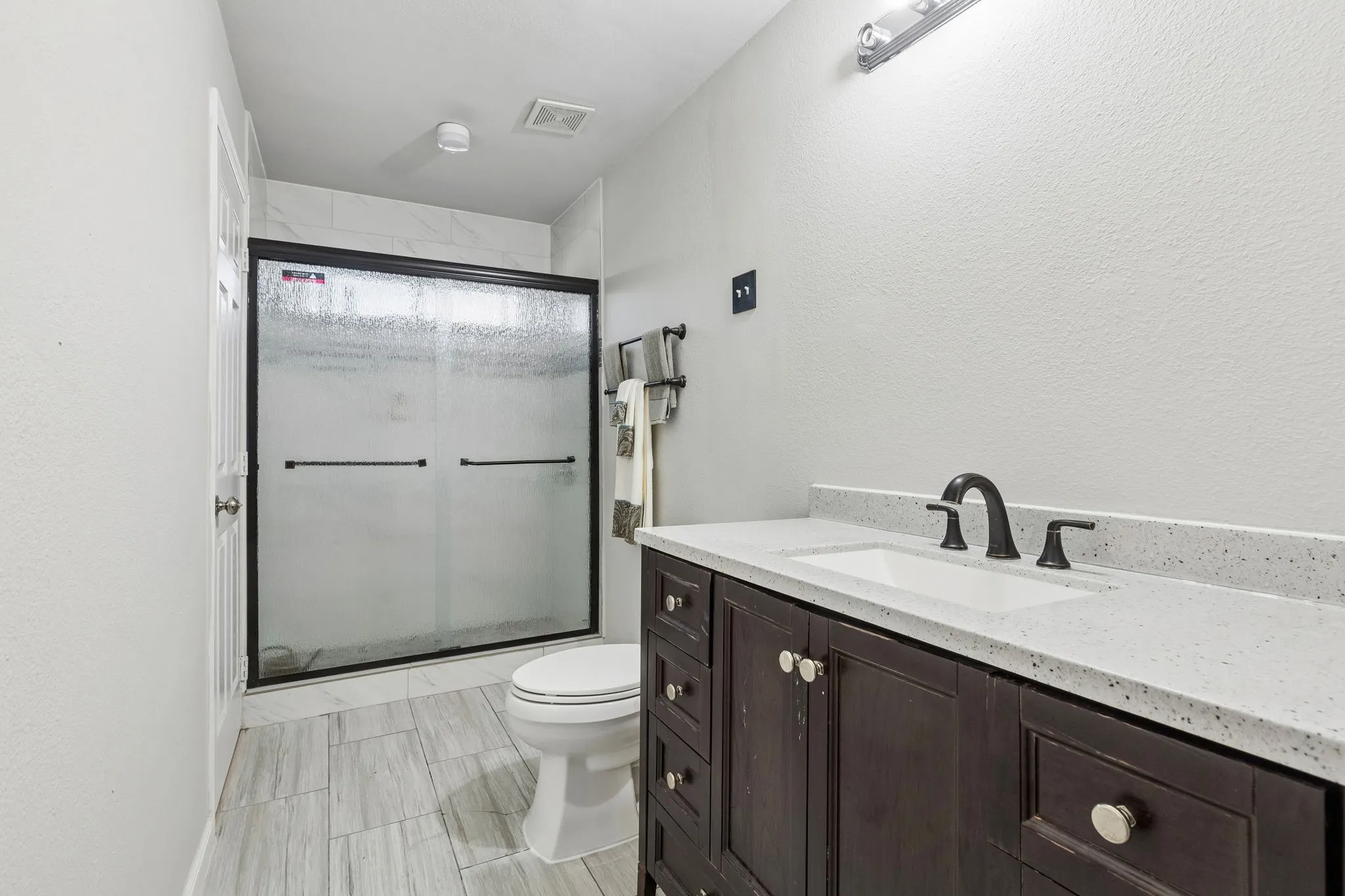 Single Family Residence For Sale in Dallas County , 3201 Cantura Drive, Mesquite, Texas 75181, 5 Bedroom, 4 Bathroom, 2 Garage spaces, 4,873 Sqft, built in 2001, Preowned, mls#21239703, Real Estate Agent in Mesquite, Homes For Sale in Dallas county, Homes For Sale in Mesquite, Realtor in Mesquite Texas, Real Estate Brokerage Independent Realty Texas, Luminita Cordes Realtor