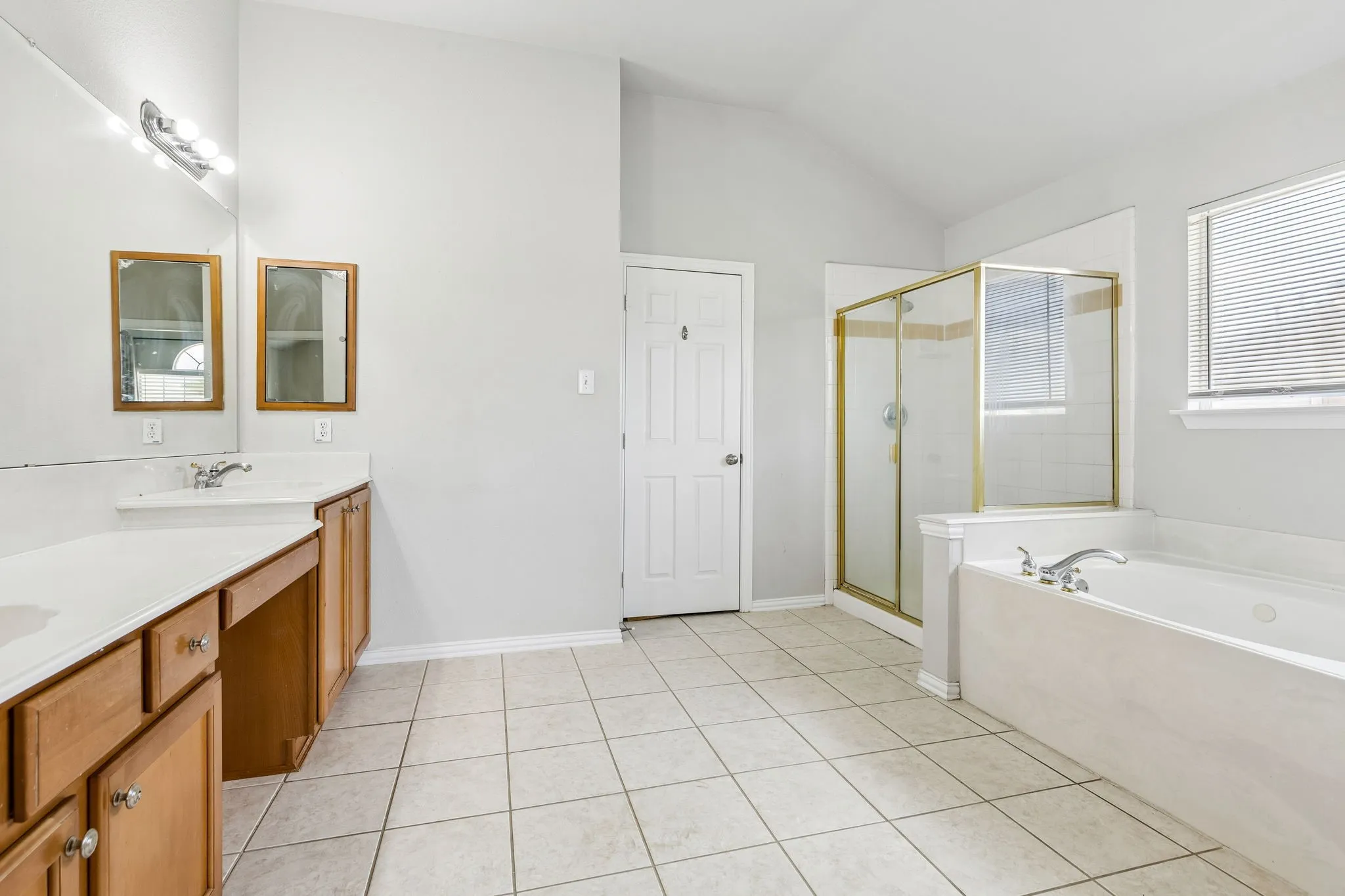 Single Family Residence For Sale in Dallas County , 3201 Cantura Drive, Mesquite, Texas 75181, 5 Bedroom, 4 Bathroom, 2 Garage spaces, 4,873 Sqft, built in 2001, Preowned, mls#21239703, Real Estate Agent in Mesquite, Homes For Sale in Dallas county, Homes For Sale in Mesquite, Realtor in Mesquite Texas, Real Estate Brokerage Independent Realty Texas, Luminita Cordes Realtor