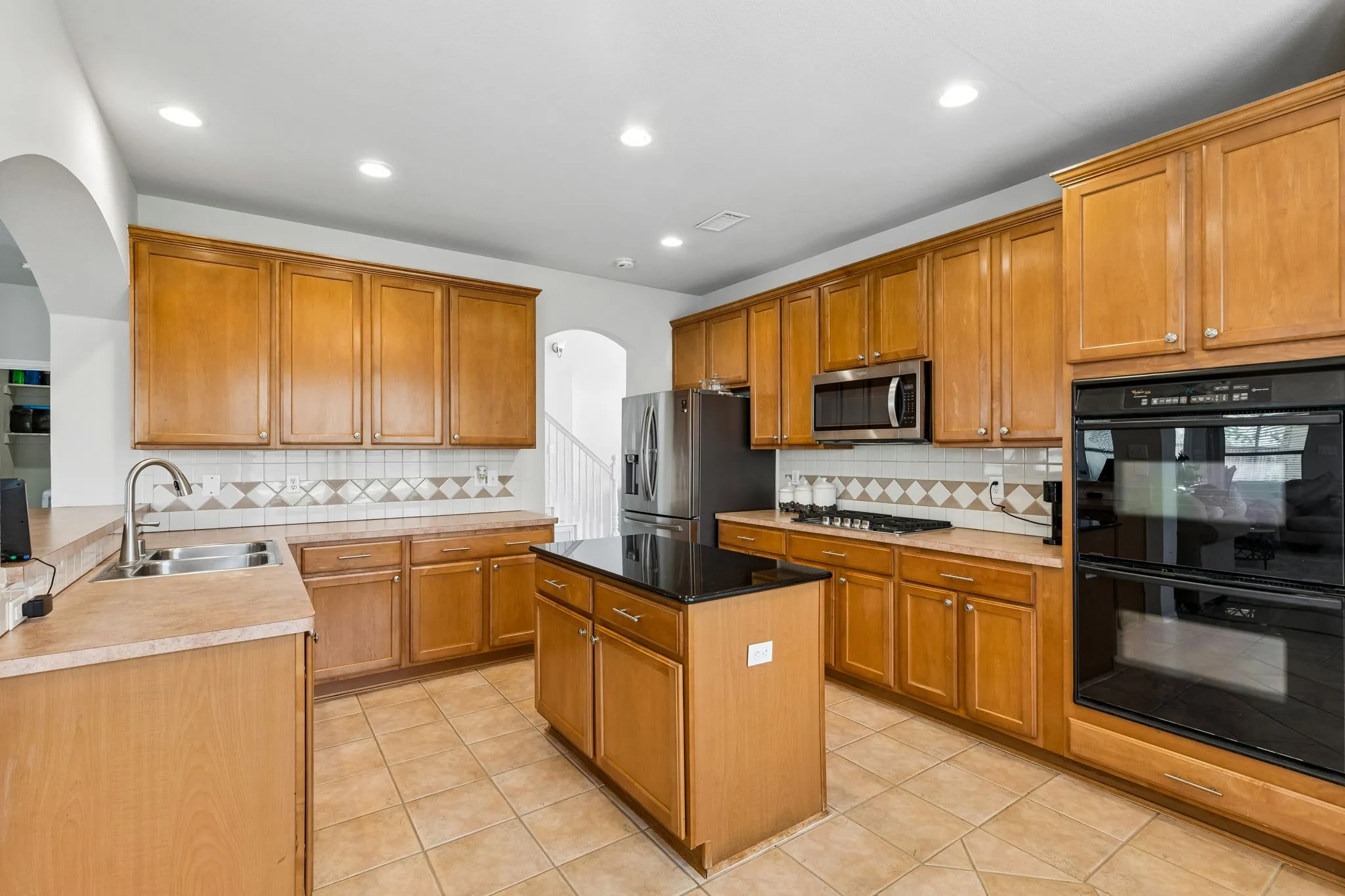 Single Family Residence For Sale in Dallas County , 3201 Cantura Drive, Mesquite, Texas 75181, 5 Bedroom, 4 Bathroom, 2 Garage spaces, 4,873 Sqft, built in 2001, Preowned, mls#21239703, Real Estate Agent in Mesquite, Homes For Sale in Dallas county, Homes For Sale in Mesquite, Realtor in Mesquite Texas, Real Estate Brokerage Independent Realty Texas, Luminita Cordes Realtor