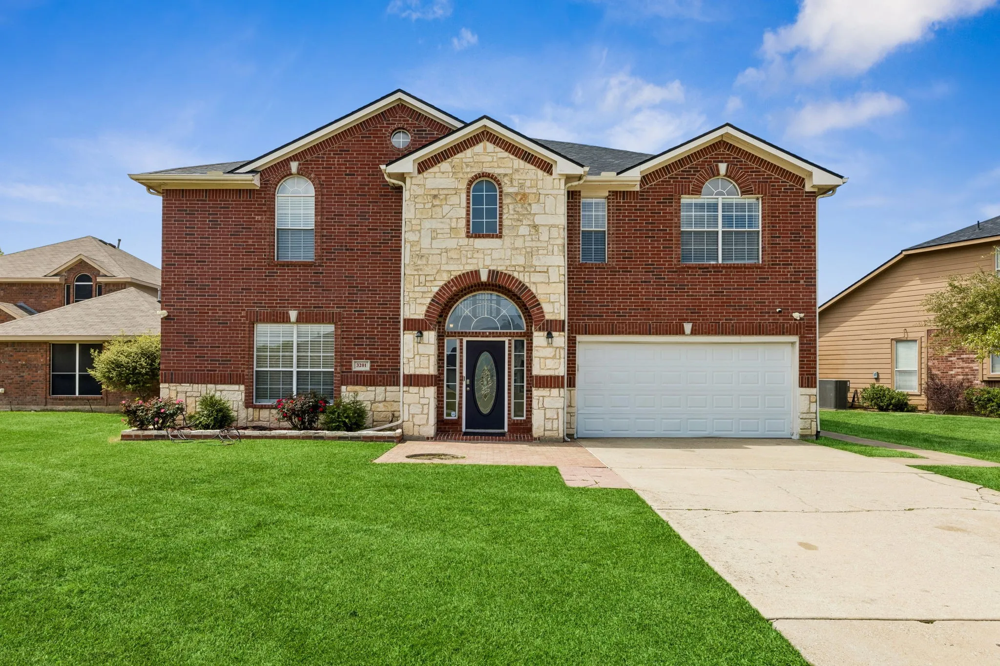 Single Family Residence For Sale in Dallas County , 3201 Cantura Drive, Mesquite, Texas 75181, 5 Bedroom, 4 Bathroom, 2 Garage spaces, 4,873 Sqft, built in 2001, Preowned, mls#21239703, Real Estate Agent in Mesquite, Homes For Sale in Dallas county, Homes For Sale in Mesquite, Realtor in Mesquite Texas, Real Estate Brokerage Independent Realty Texas, Luminita Cordes Realtor
