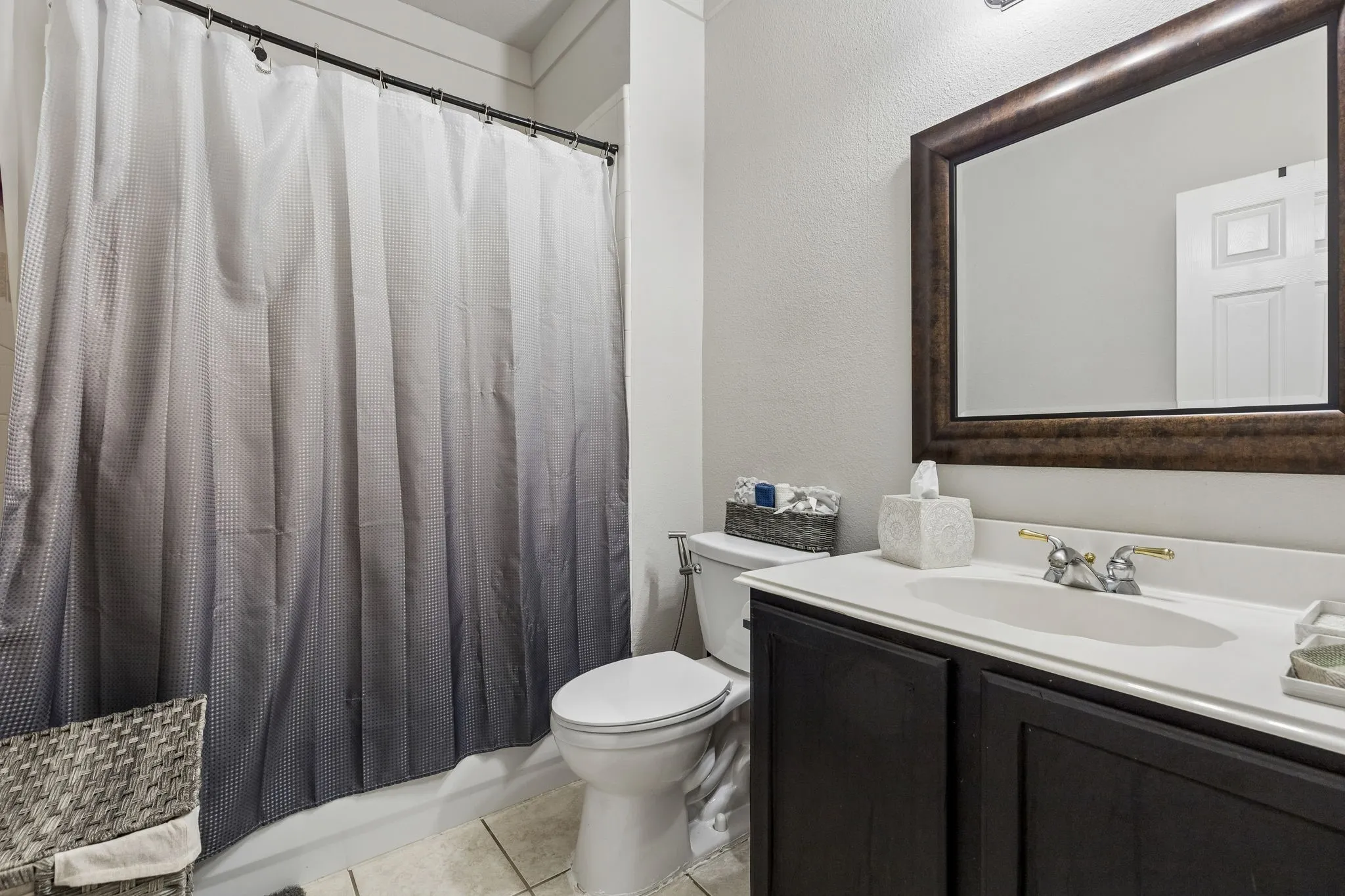 Single Family Residence For Sale in Dallas County , 3201 Cantura Drive, Mesquite, Texas 75181, 5 Bedroom, 4 Bathroom, 2 Garage spaces, 4,873 Sqft, built in 2001, Preowned, mls#21239703, Real Estate Agent in Mesquite, Homes For Sale in Dallas county, Homes For Sale in Mesquite, Realtor in Mesquite Texas, Real Estate Brokerage Independent Realty Texas, Luminita Cordes Realtor