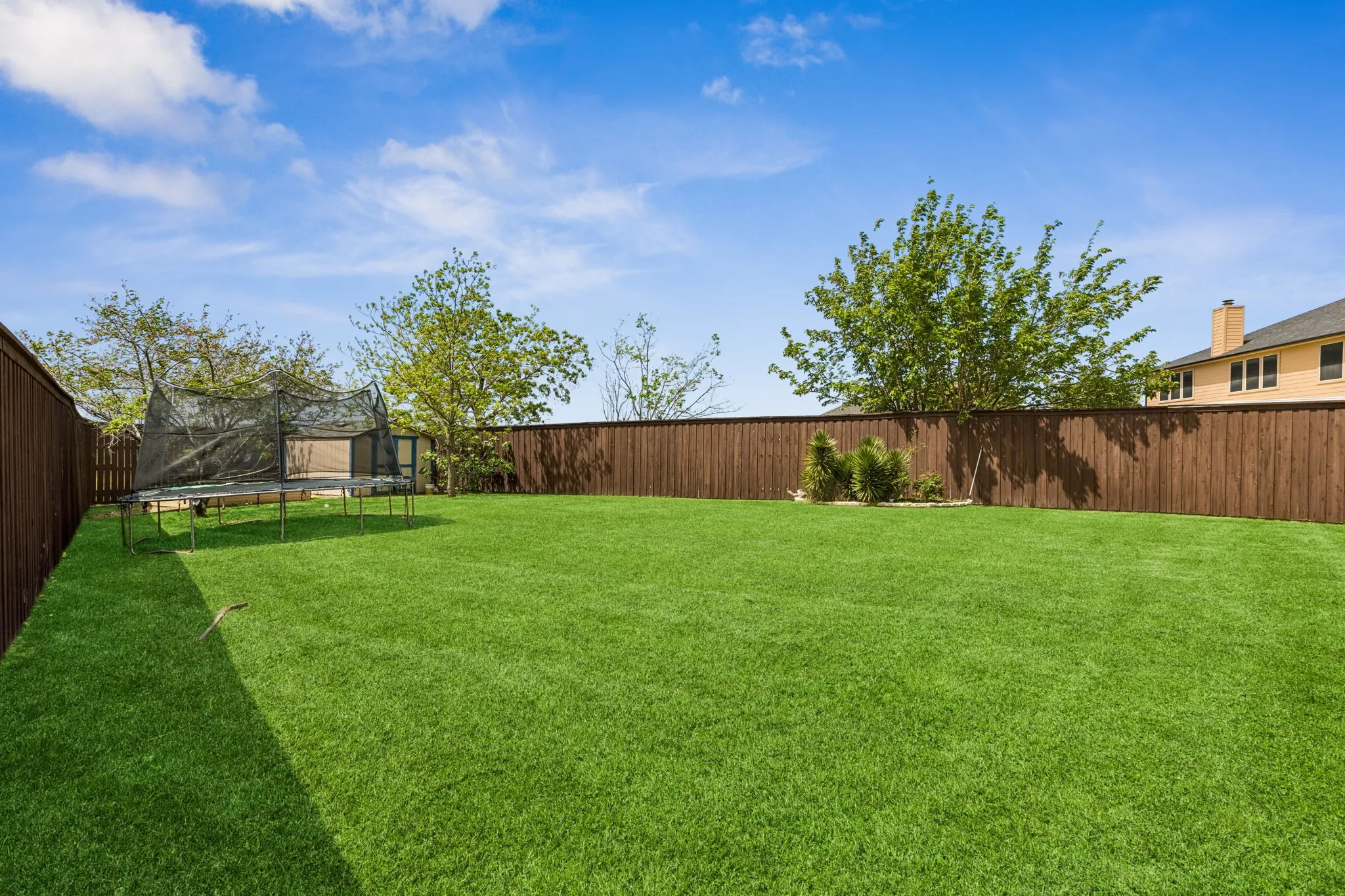Single Family Residence For Sale in Dallas County , 3201 Cantura Drive, Mesquite, Texas 75181, 5 Bedroom, 4 Bathroom, 2 Garage spaces, 4,873 Sqft, built in 2001, Preowned, mls#21239703, Real Estate Agent in Mesquite, Homes For Sale in Dallas county, Homes For Sale in Mesquite, Realtor in Mesquite Texas, Real Estate Brokerage Independent Realty Texas, Luminita Cordes Realtor