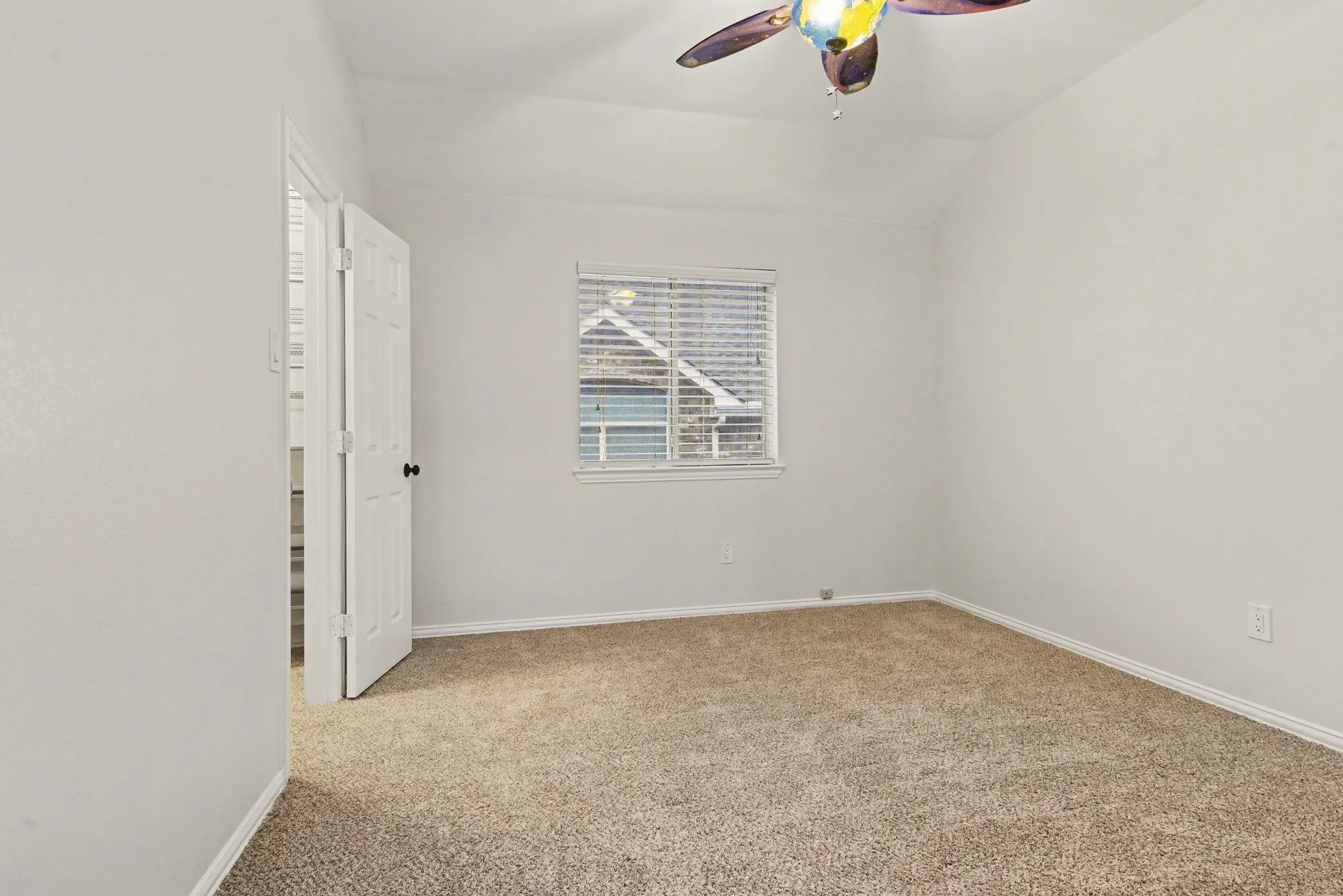 Single Family Residence For Sale in Rockwall County , 2510 Daybreak Drive, Rockwall, Texas 75032, 3 Bedroom, 2 Bathroom, 2 Garage spaces, 2,343 Sqft, built in 2009, mls#21237933, Real Estate Agent in Rockwall, Homes For Sale in Rockwall county, Homes For Sale in Rockwall, Realtor in Rockwall Texas, Real Estate Brokerage Independent Realty Texas, Luminita Cordes Realtor