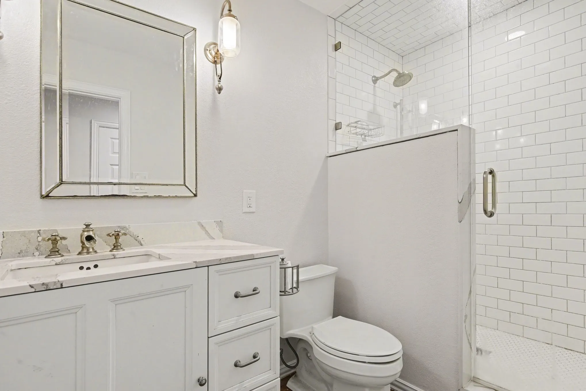 Single Family Residence For Sale in Rockwall County , 2510 Daybreak Drive, Rockwall, Texas 75032, 3 Bedroom, 2 Bathroom, 2 Garage spaces, 2,343 Sqft, built in 2009, mls#21237933, Real Estate Agent in Rockwall, Homes For Sale in Rockwall county, Homes For Sale in Rockwall, Realtor in Rockwall Texas, Real Estate Brokerage Independent Realty Texas, Luminita Cordes Realtor