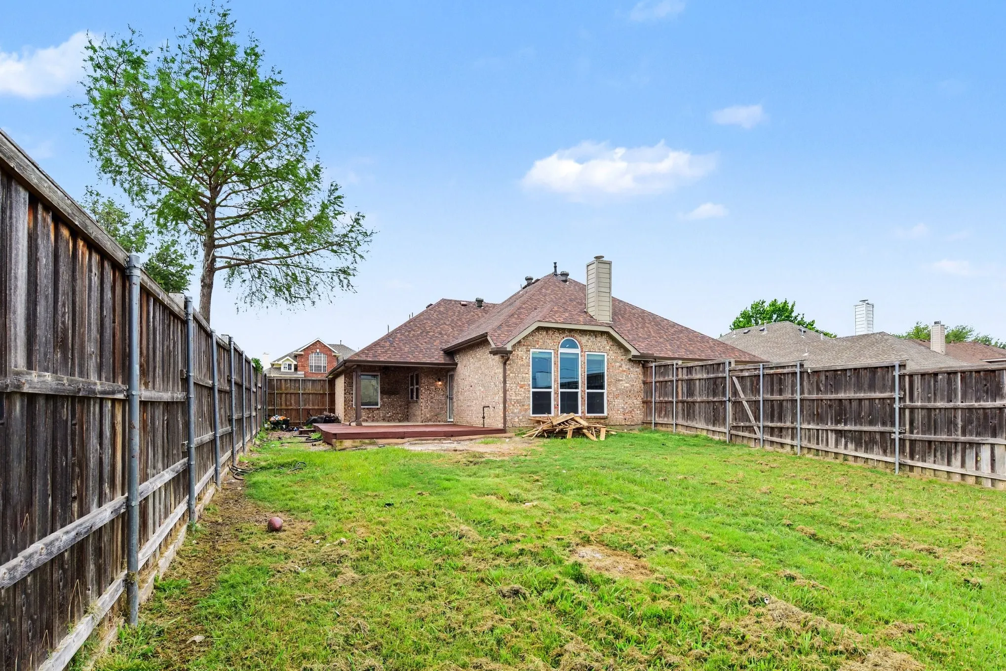 Single Family Residence For Sale in Rockwall County , 2510 Daybreak Drive, Rockwall, Texas 75032, 3 Bedroom, 2 Bathroom, 2 Garage spaces, 2,343 Sqft, built in 2009, mls#21237933, Real Estate Agent in Rockwall, Homes For Sale in Rockwall county, Homes For Sale in Rockwall, Realtor in Rockwall Texas, Real Estate Brokerage Independent Realty Texas, Luminita Cordes Realtor