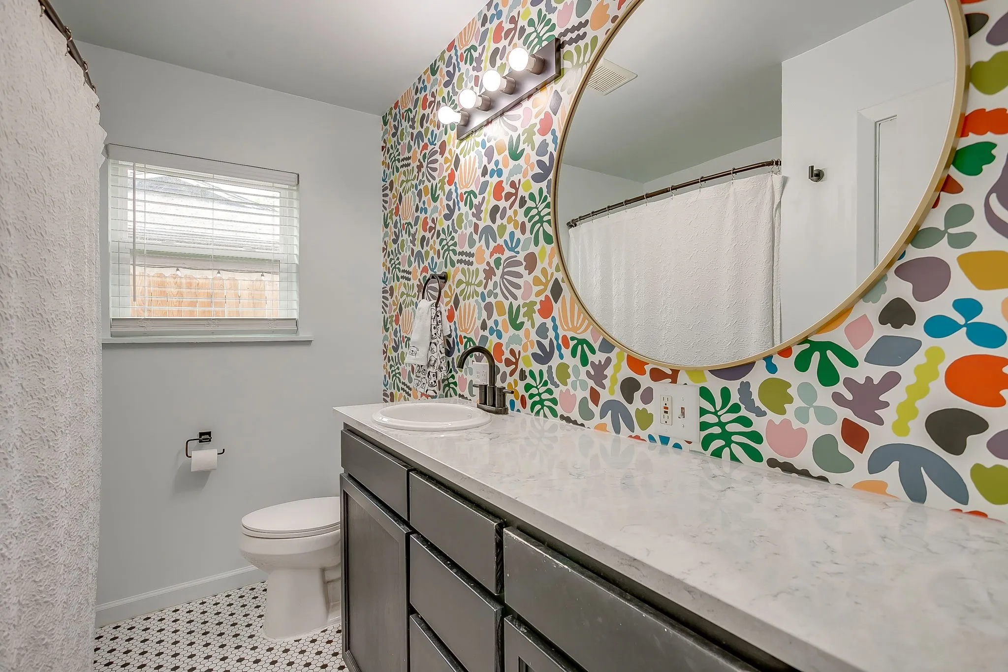 Single Family Residence For Sale in Tarrant County , 5517 Volder Drive, Fort Worth, Texas 76114, 3 Bedroom, 1 Bathroom, 1 Garage spaces, 1,241 Sqft, built in 1955, Preowned, mls#21239777, Real Estate Agent in Fort Worth, Homes For Sale in Tarrant county, Homes For Sale in Fort Worth, Realtor in Fort Worth Texas, Real Estate Brokerage Independent Realty Texas, Luminita Cordes Realtor