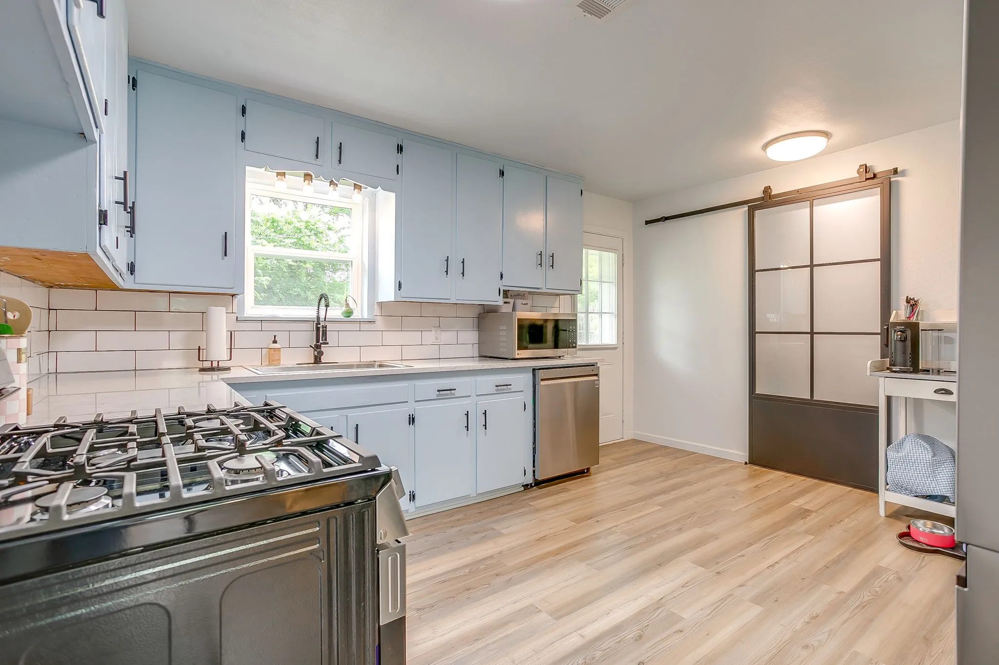 Single Family Residence For Sale in Tarrant County , 5517 Volder Drive, Fort Worth, Texas 76114, 3 Bedroom, 1 Bathroom, 1 Garage spaces, 1,241 Sqft, built in 1955, Preowned, mls#21239777, Real Estate Agent in Fort Worth, Homes For Sale in Tarrant county, Homes For Sale in Fort Worth, Realtor in Fort Worth Texas, Real Estate Brokerage Independent Realty Texas, Luminita Cordes Realtor