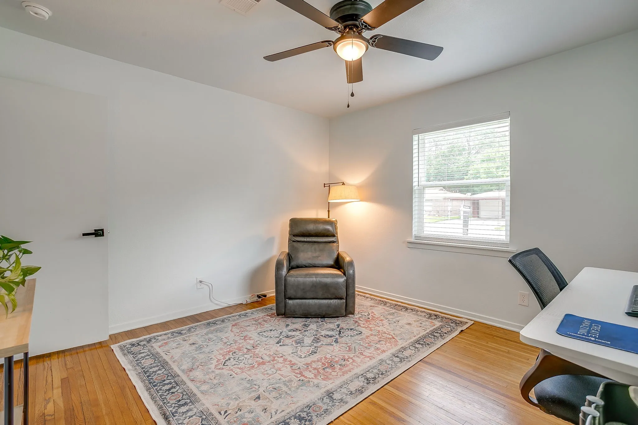 Single Family Residence For Sale in Tarrant County , 5517 Volder Drive, Fort Worth, Texas 76114, 3 Bedroom, 1 Bathroom, 1 Garage spaces, 1,241 Sqft, built in 1955, Preowned, mls#21239777, Real Estate Agent in Fort Worth, Homes For Sale in Tarrant county, Homes For Sale in Fort Worth, Realtor in Fort Worth Texas, Real Estate Brokerage Independent Realty Texas, Luminita Cordes Realtor