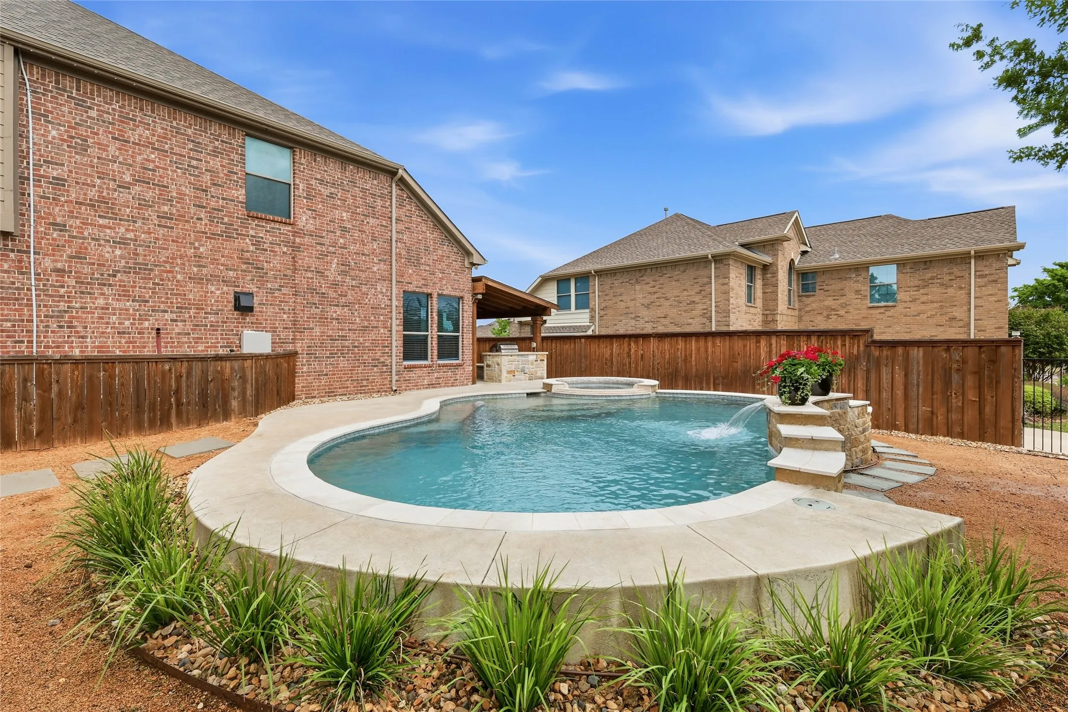 Single Family Residence For Sale in Tarrant County , 509 Northwyck Lane, Keller, Texas 76248, 4 Bedroom, 3 Bathroom, 3 Garage spaces, 3,453 Sqft, built in 2008, Preowned, mls#21239447, Real Estate Agent in Keller, Homes For Sale in Tarrant county, Homes For Sale in Keller, Realtor in Keller Texas, Real Estate Brokerage Independent Realty Texas, Luminita Cordes Realtor