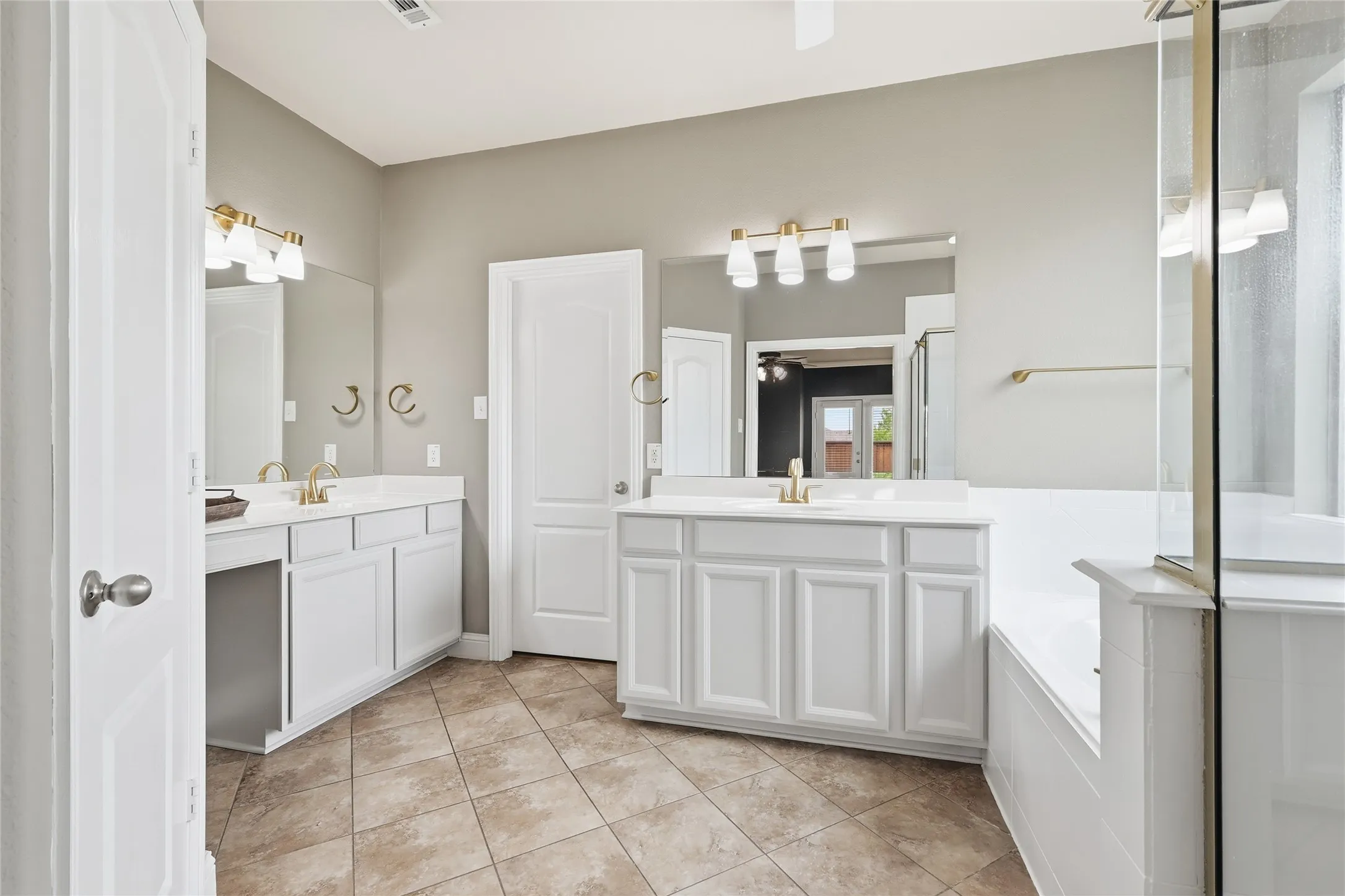 Single Family Residence For Sale in Tarrant County , 509 Northwyck Lane, Keller, Texas 76248, 4 Bedroom, 3 Bathroom, 3 Garage spaces, 3,453 Sqft, built in 2008, Preowned, mls#21239447, Real Estate Agent in Keller, Homes For Sale in Tarrant county, Homes For Sale in Keller, Realtor in Keller Texas, Real Estate Brokerage Independent Realty Texas, Luminita Cordes Realtor