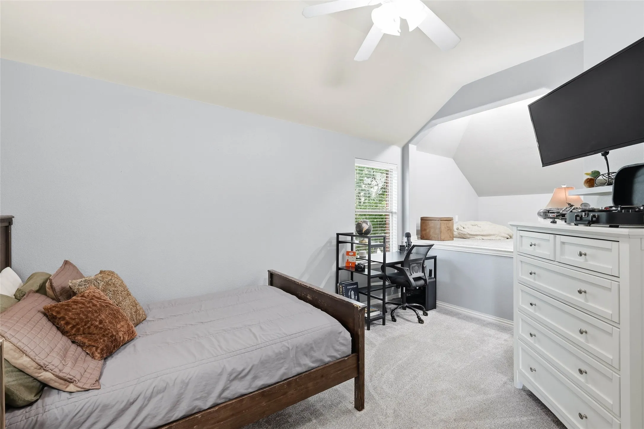 Single Family Residence For Sale in Tarrant County , 509 Northwyck Lane, Keller, Texas 76248, 4 Bedroom, 3 Bathroom, 3 Garage spaces, 3,453 Sqft, built in 2008, Preowned, mls#21239447, Real Estate Agent in Keller, Homes For Sale in Tarrant county, Homes For Sale in Keller, Realtor in Keller Texas, Real Estate Brokerage Independent Realty Texas, Luminita Cordes Realtor