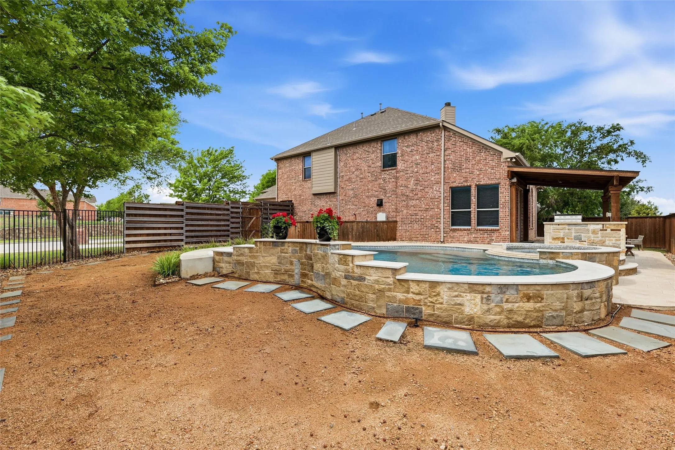 Single Family Residence For Sale in Tarrant County , 509 Northwyck Lane, Keller, Texas 76248, 4 Bedroom, 3 Bathroom, 3 Garage spaces, 3,453 Sqft, built in 2008, Preowned, mls#21239447, Real Estate Agent in Keller, Homes For Sale in Tarrant county, Homes For Sale in Keller, Realtor in Keller Texas, Real Estate Brokerage Independent Realty Texas, Luminita Cordes Realtor