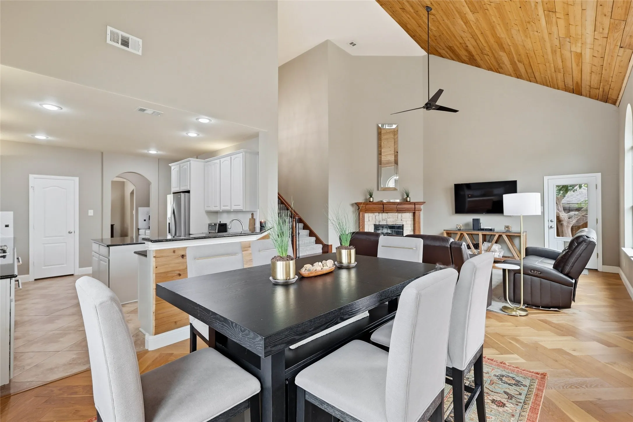 Single Family Residence For Sale in Tarrant County , 509 Northwyck Lane, Keller, Texas 76248, 4 Bedroom, 3 Bathroom, 3 Garage spaces, 3,453 Sqft, built in 2008, Preowned, mls#21239447, Real Estate Agent in Keller, Homes For Sale in Tarrant county, Homes For Sale in Keller, Realtor in Keller Texas, Real Estate Brokerage Independent Realty Texas, Luminita Cordes Realtor