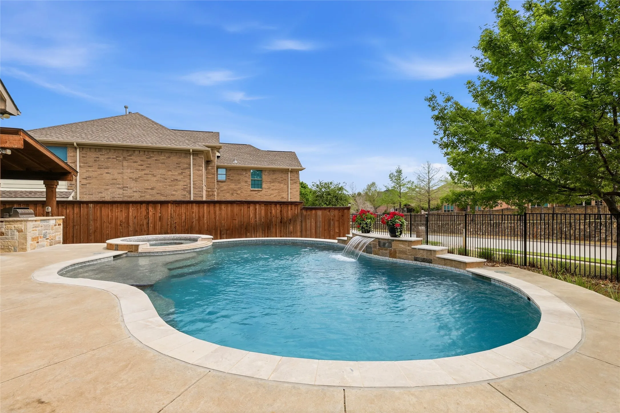 Single Family Residence For Sale in Tarrant County , 509 Northwyck Lane, Keller, Texas 76248, 4 Bedroom, 3 Bathroom, 3 Garage spaces, 3,453 Sqft, built in 2008, Preowned, mls#21239447, Real Estate Agent in Keller, Homes For Sale in Tarrant county, Homes For Sale in Keller, Realtor in Keller Texas, Real Estate Brokerage Independent Realty Texas, Luminita Cordes Realtor