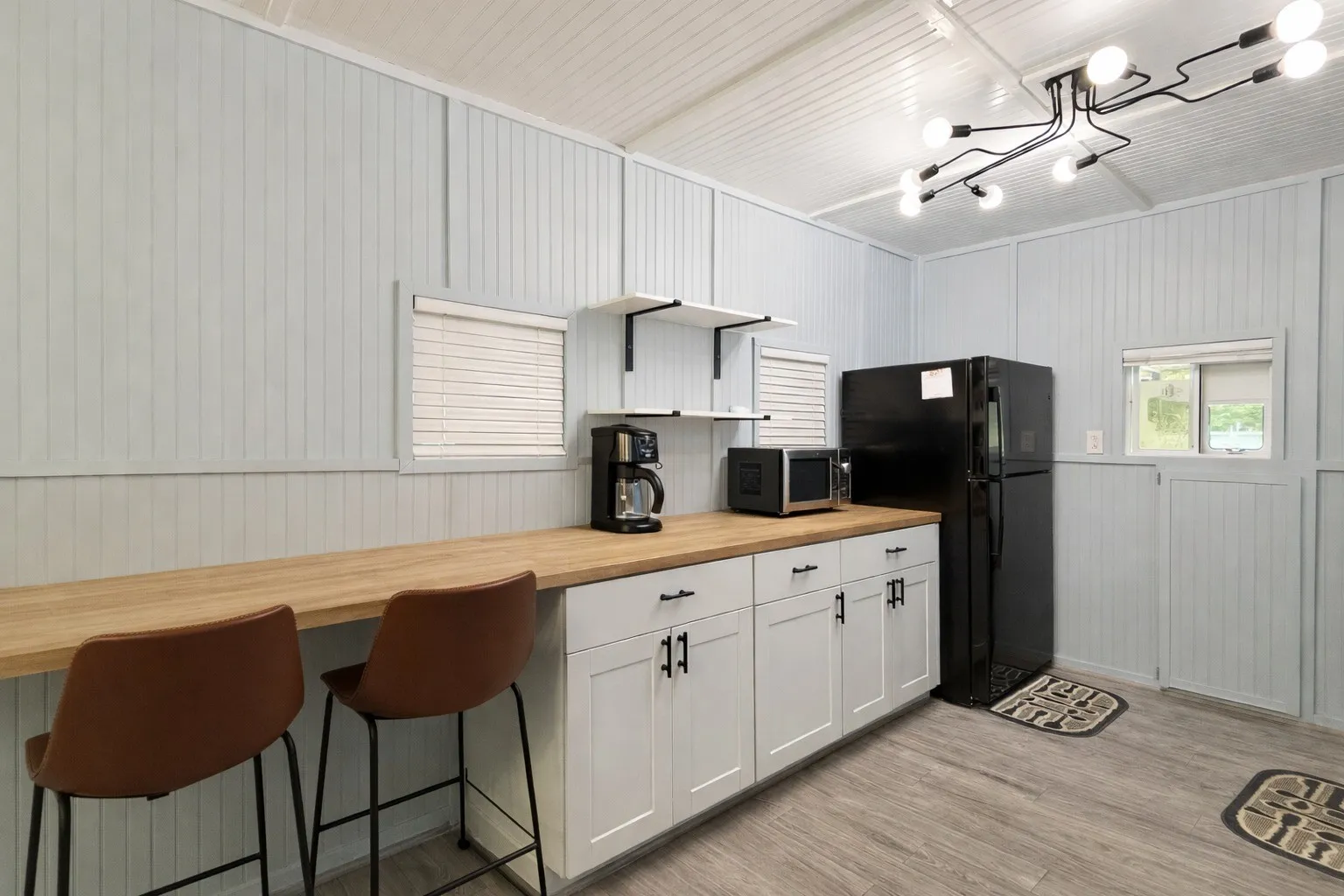 Single Family Residence For Sale in Wood County , 400 Comanche, Quitman, Texas 75783, 1 Bedroom, 1 Bathroom, Garage spaces, 1,440 Sqft, built in 2018, Preowned, mls#21238875, Real Estate Agent in Quitman, Homes For Sale in Wood county, Homes For Sale in Quitman, Realtor in Quitman Texas, Real Estate Brokerage Independent Realty Texas, Luminita Cordes Realtor