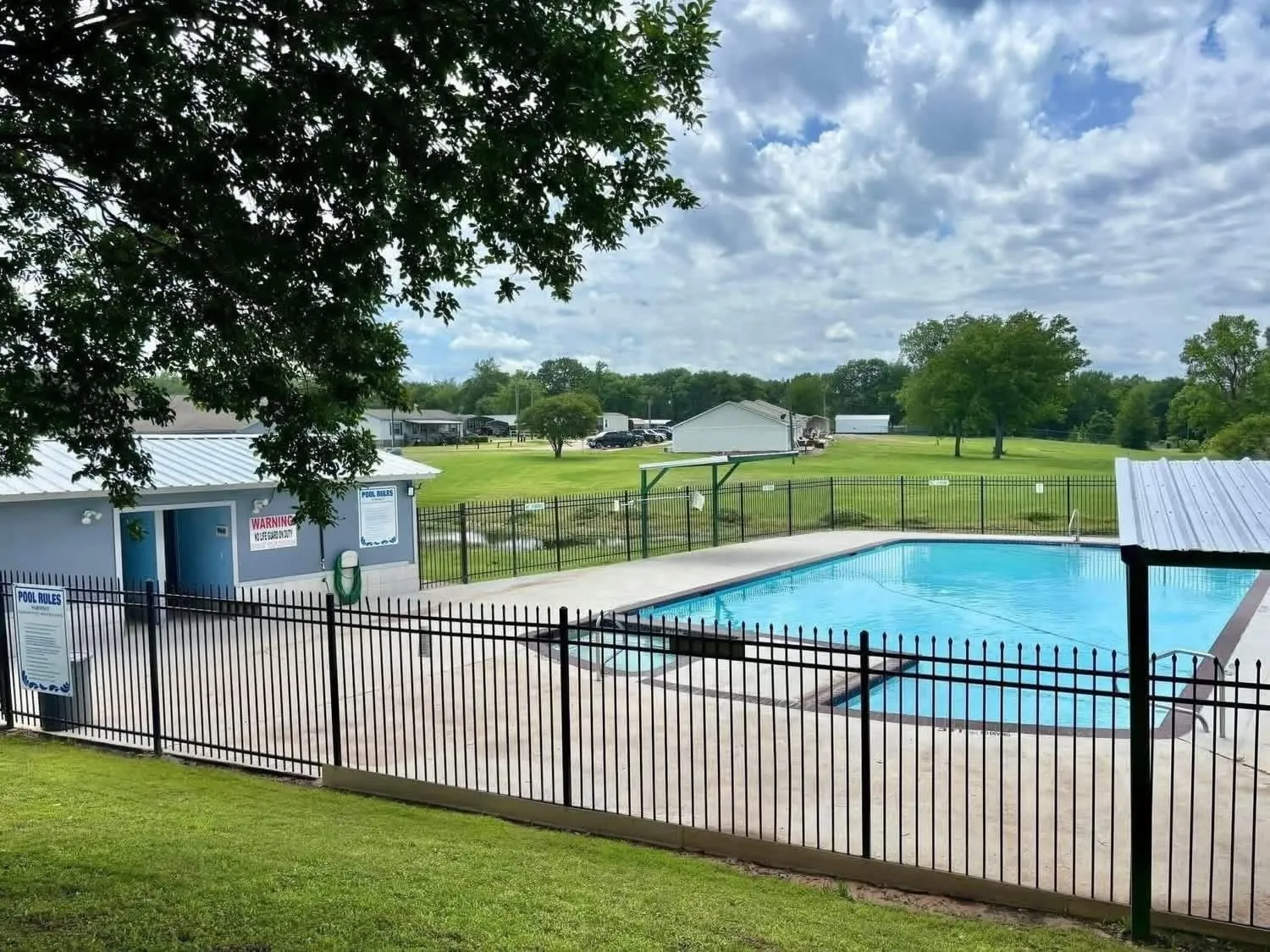 Single Family Residence For Sale in Wood County , 400 Comanche, Quitman, Texas 75783, 1 Bedroom, 1 Bathroom, Garage spaces, 1,440 Sqft, built in 2018, Preowned, mls#21238875, Real Estate Agent in Quitman, Homes For Sale in Wood county, Homes For Sale in Quitman, Realtor in Quitman Texas, Real Estate Brokerage Independent Realty Texas, Luminita Cordes Realtor