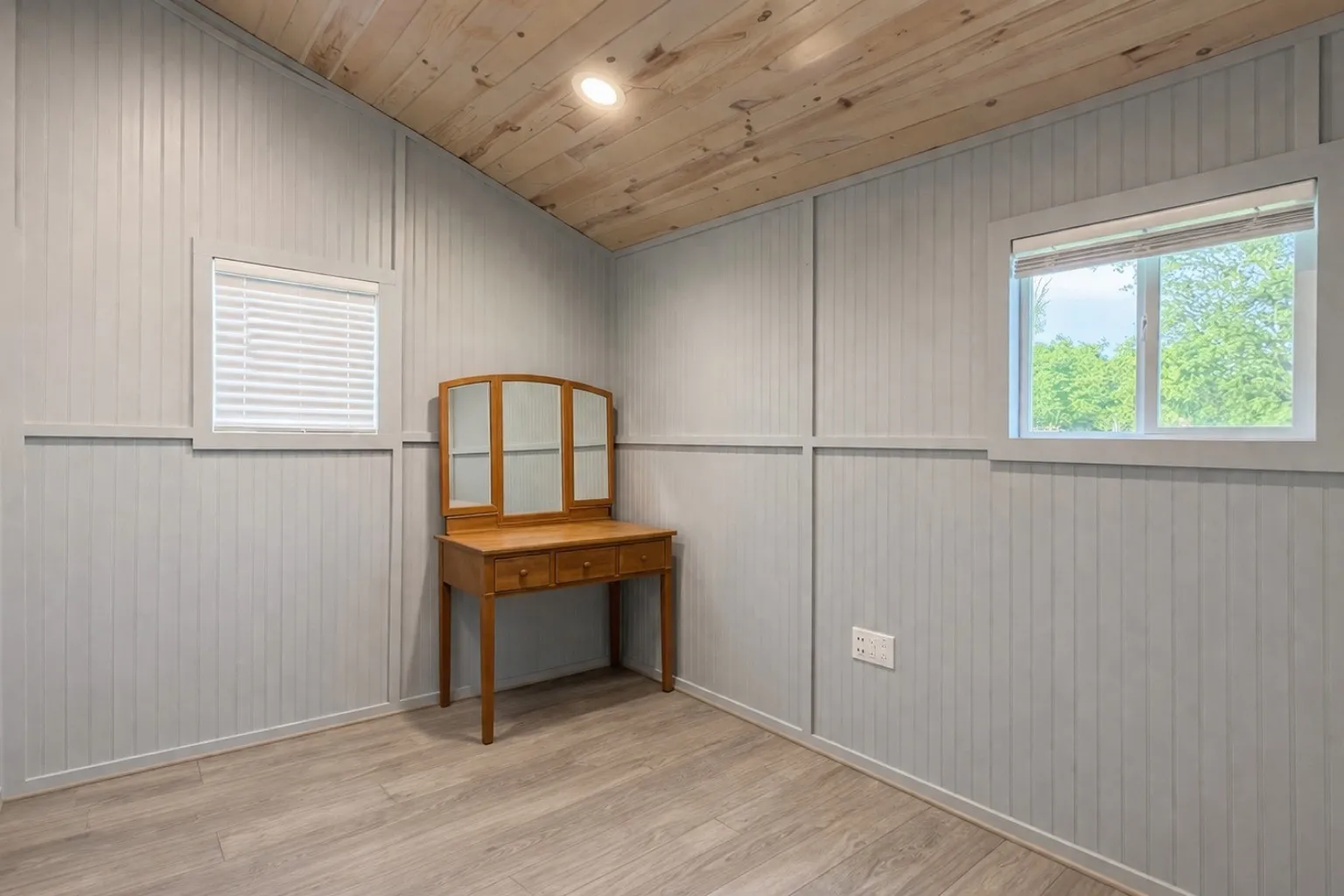 Single Family Residence For Sale in Wood County , 400 Comanche, Quitman, Texas 75783, 1 Bedroom, 1 Bathroom, Garage spaces, 1,440 Sqft, built in 2018, Preowned, mls#21238875, Real Estate Agent in Quitman, Homes For Sale in Wood county, Homes For Sale in Quitman, Realtor in Quitman Texas, Real Estate Brokerage Independent Realty Texas, Luminita Cordes Realtor