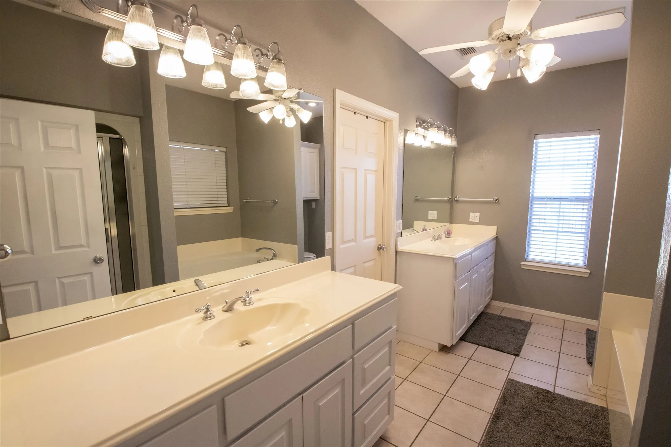 Single Family Residence For Sale in Grayson County , 514 Preston Drive, Pottsboro, Texas 75076, 4 Bedroom, 4 Bathroom, 2 Garage spaces, 3,303 Sqft, built in 1996, mls#21238315, Real Estate Agent in Pottsboro, Homes For Sale in Grayson county, Homes For Sale in Pottsboro, Realtor in Pottsboro Texas, Real Estate Brokerage Independent Realty Texas, Luminita Cordes Realtor